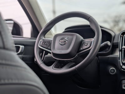 2025 Volvo XC40 B5 Core
