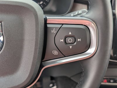 2025 Volvo XC40 B5 Core