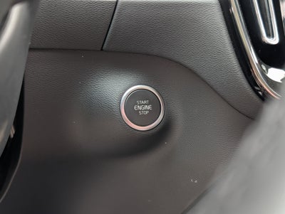 2025 Volvo XC40 B5 Core