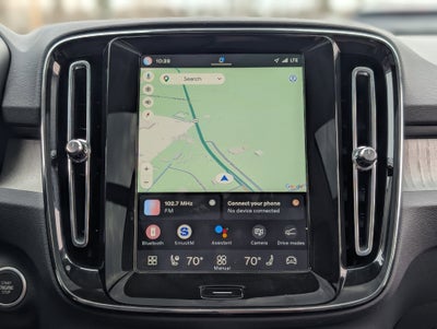 2025 Volvo XC40 B5 Core