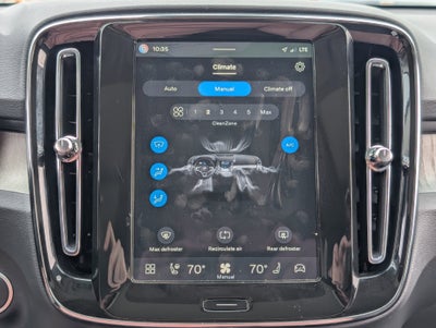 2025 Volvo XC40 B5 Core