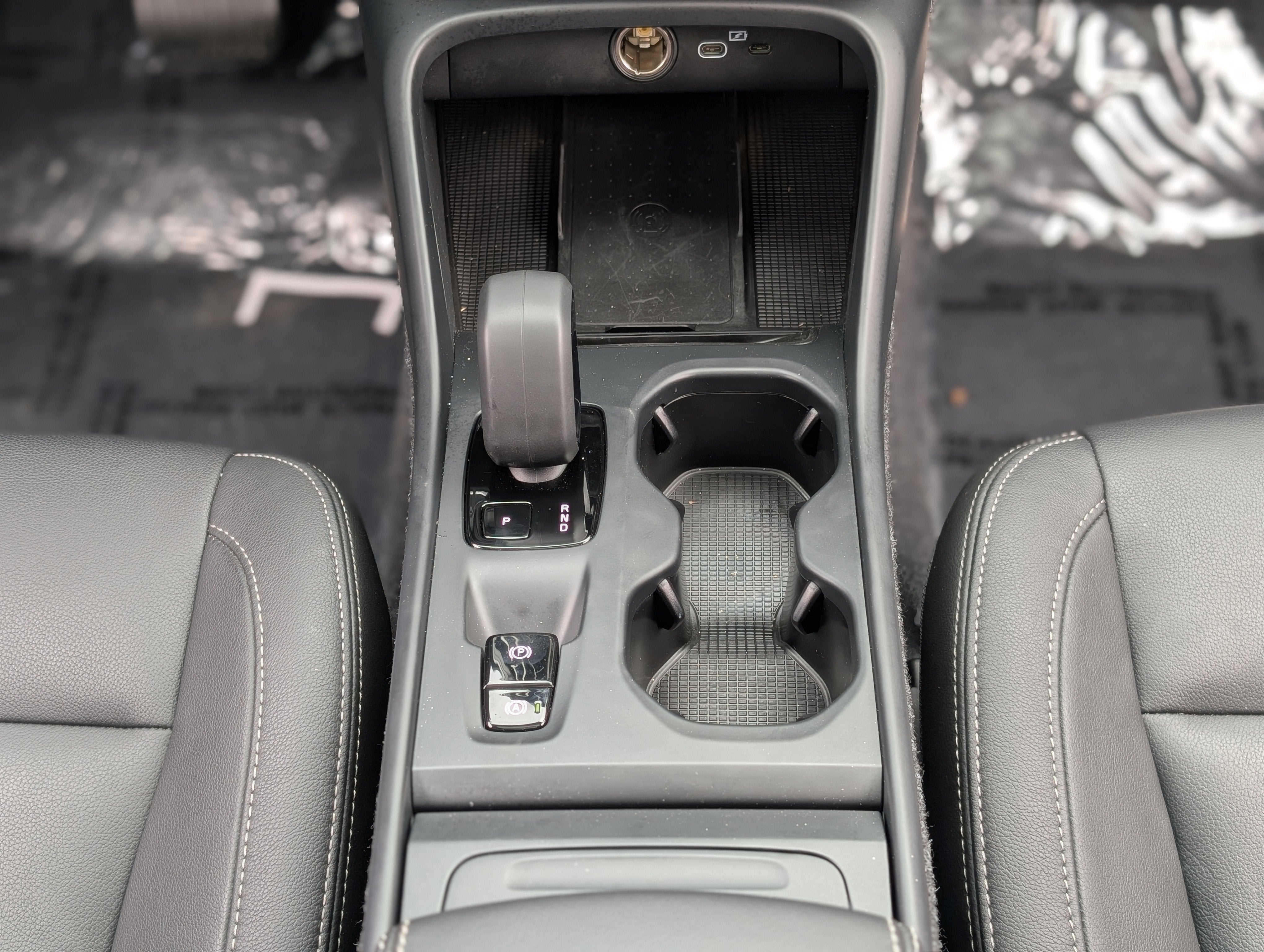 2025 Volvo XC40 B5 Core