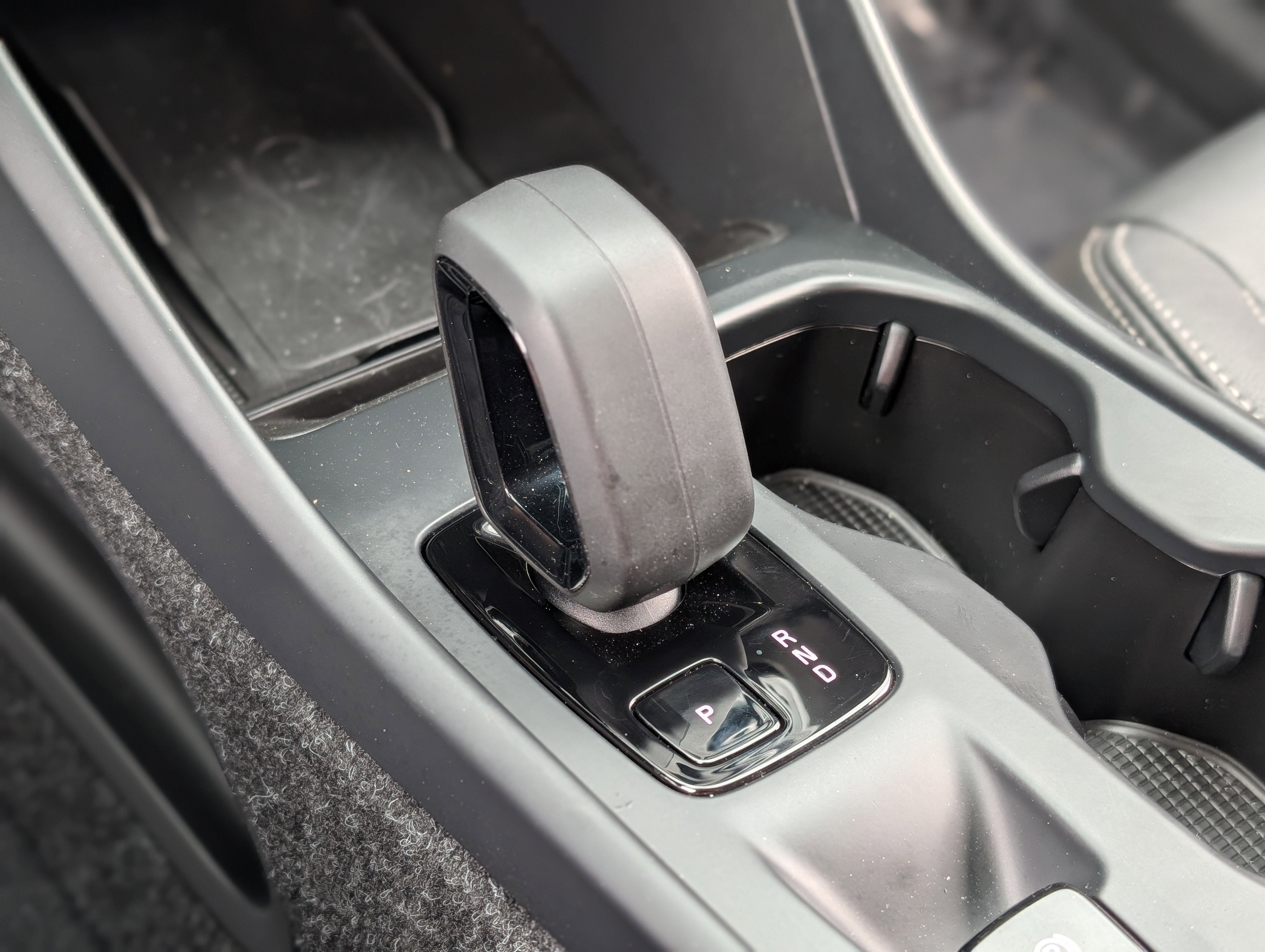 2025 Volvo XC40 B5 Core