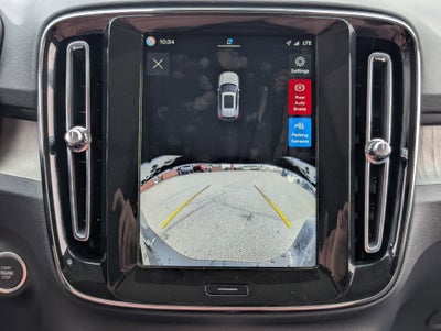 2025 Volvo XC40 B5 Core