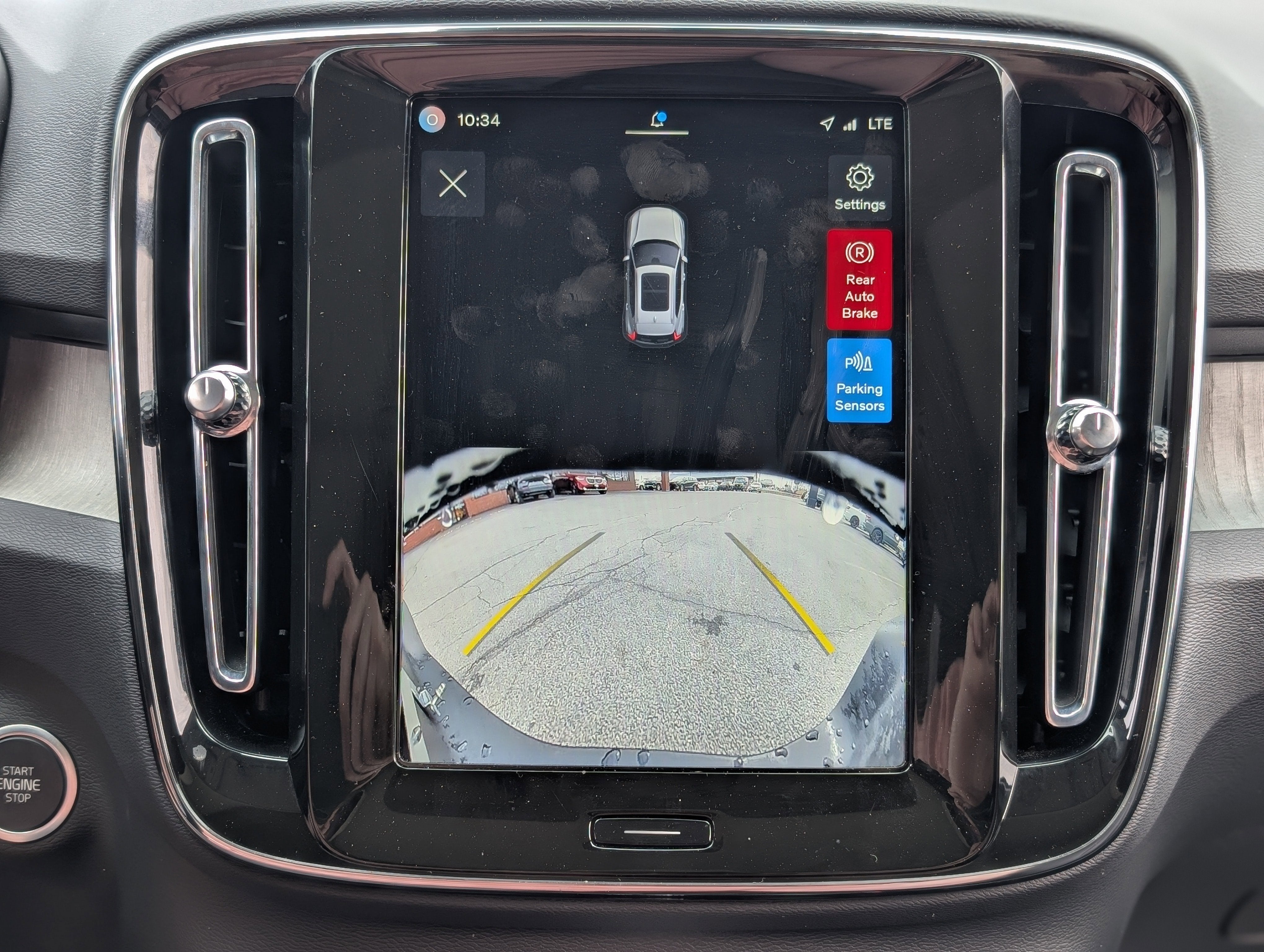 2025 Volvo XC40 B5 Core