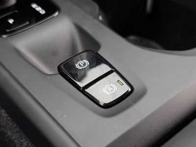 2025 Volvo XC40 B5 Core