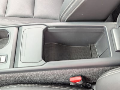 2025 Volvo XC40 B5 Core