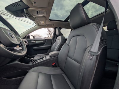 2025 Volvo XC40 B5 Core