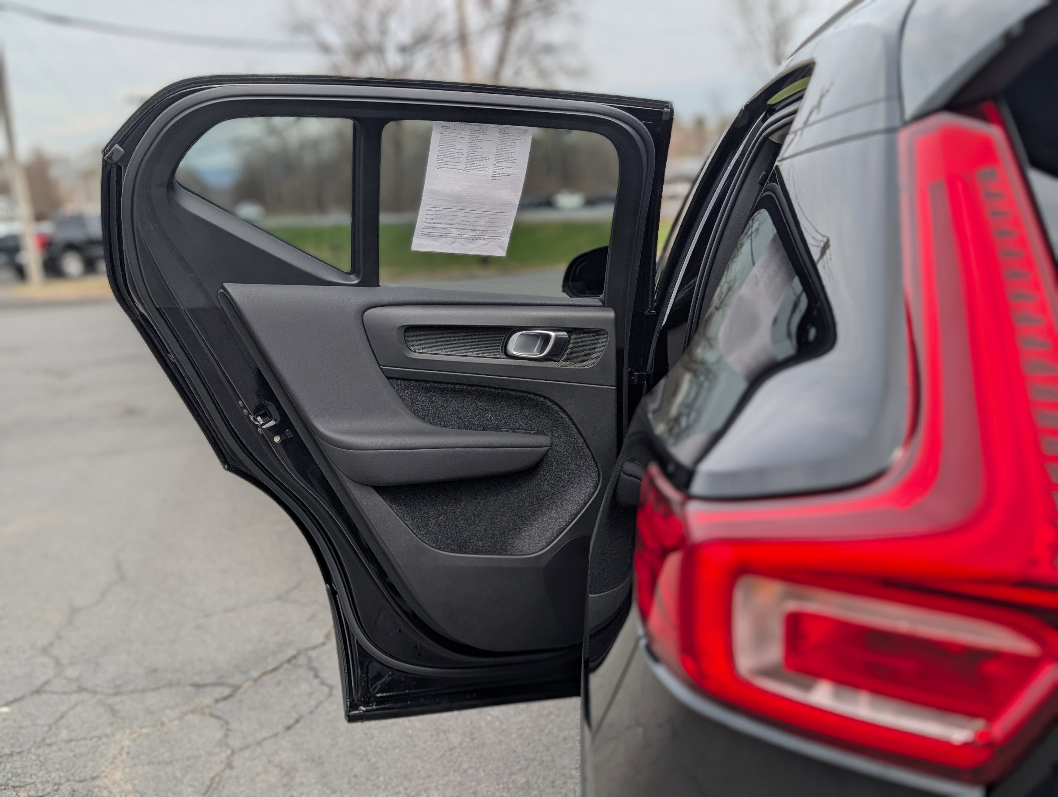 2025 Volvo XC40 B5 Core