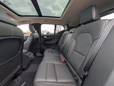 2025 Volvo XC40 B5 Core