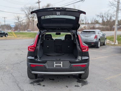 2025 Volvo XC40 B5 Core