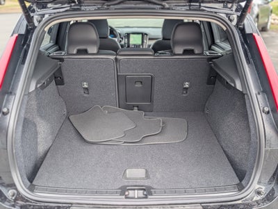 2025 Volvo XC40 B5 Core