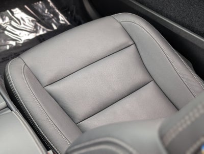 2025 Volvo XC40 B5 Core