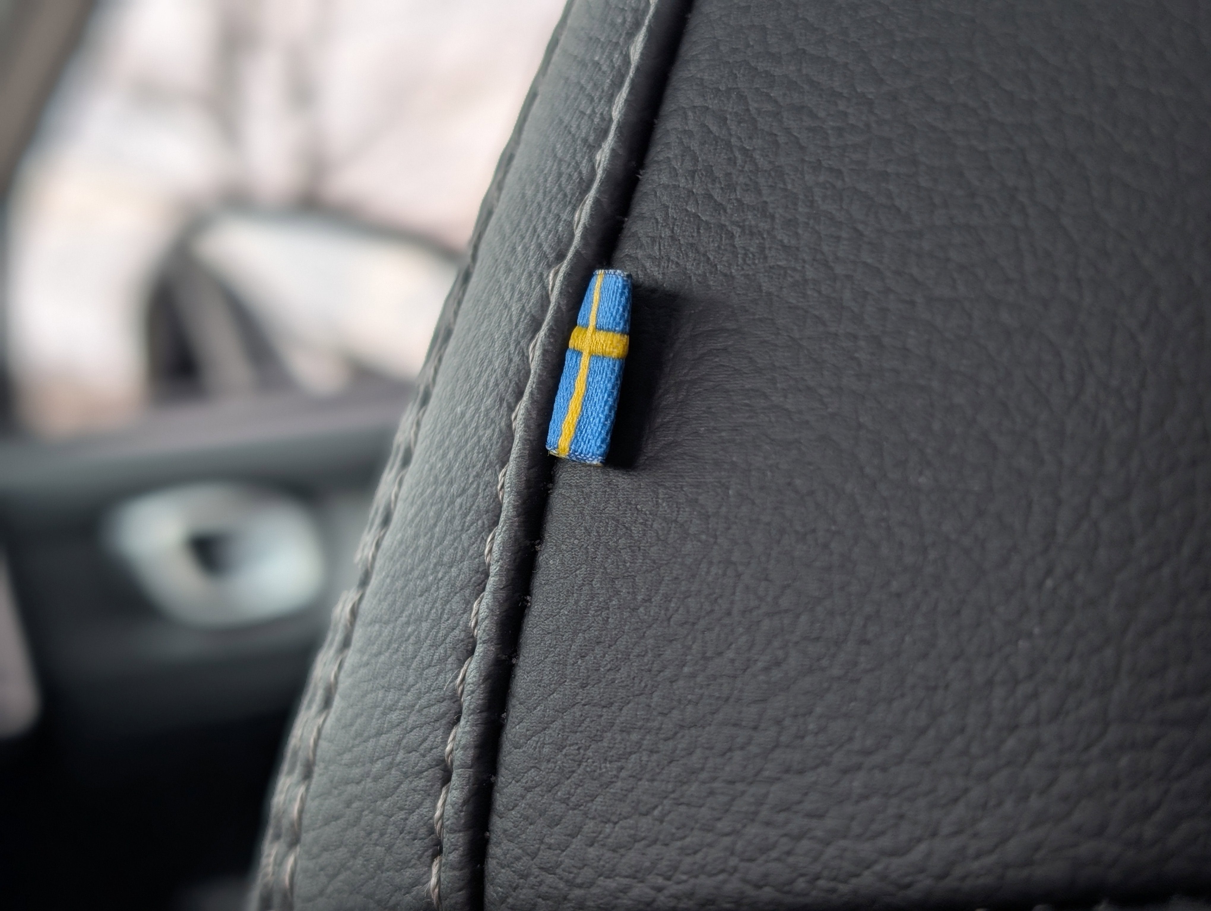 2025 Volvo XC40 B5 Core