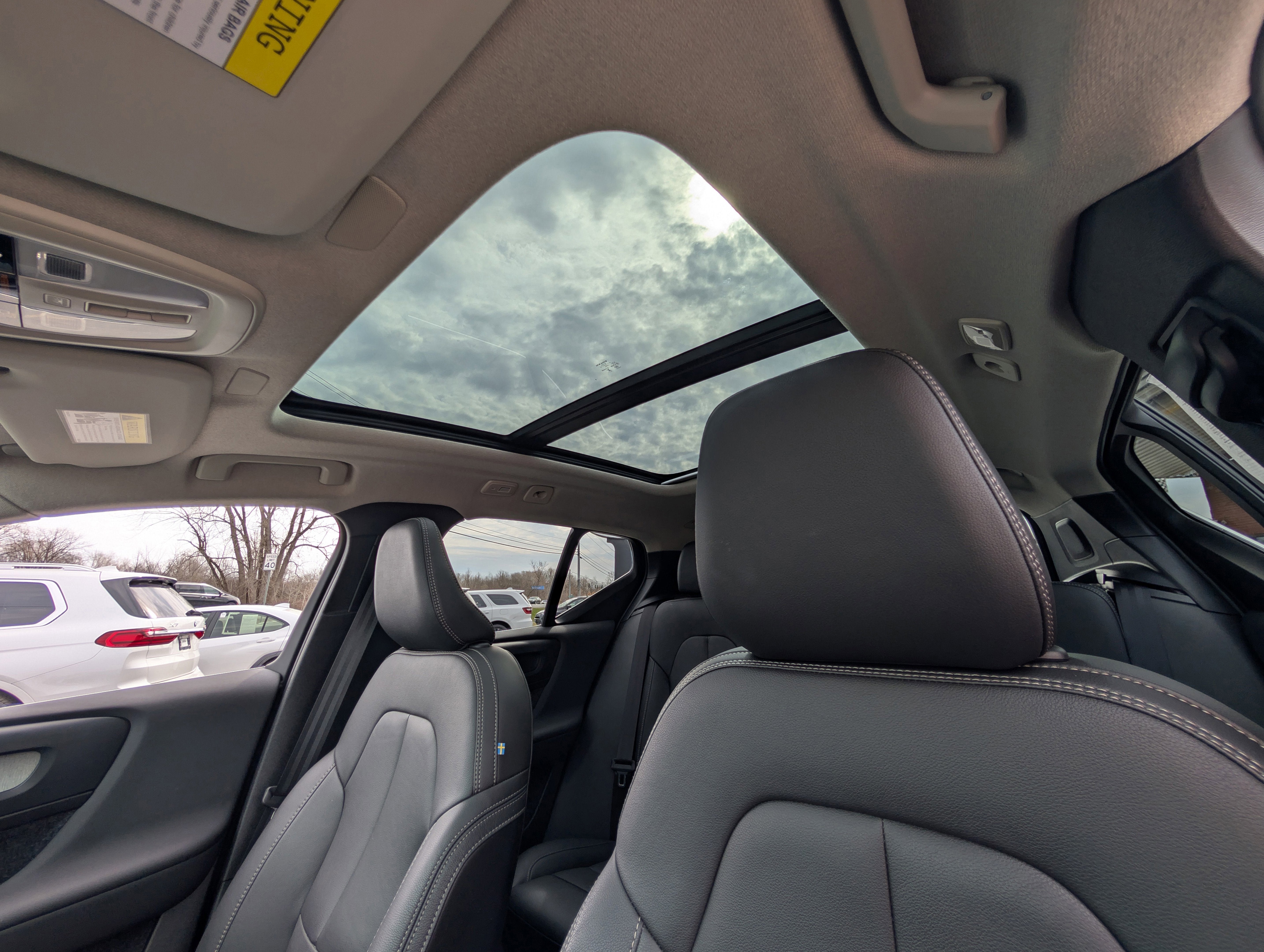 2025 Volvo XC40 B5 Core