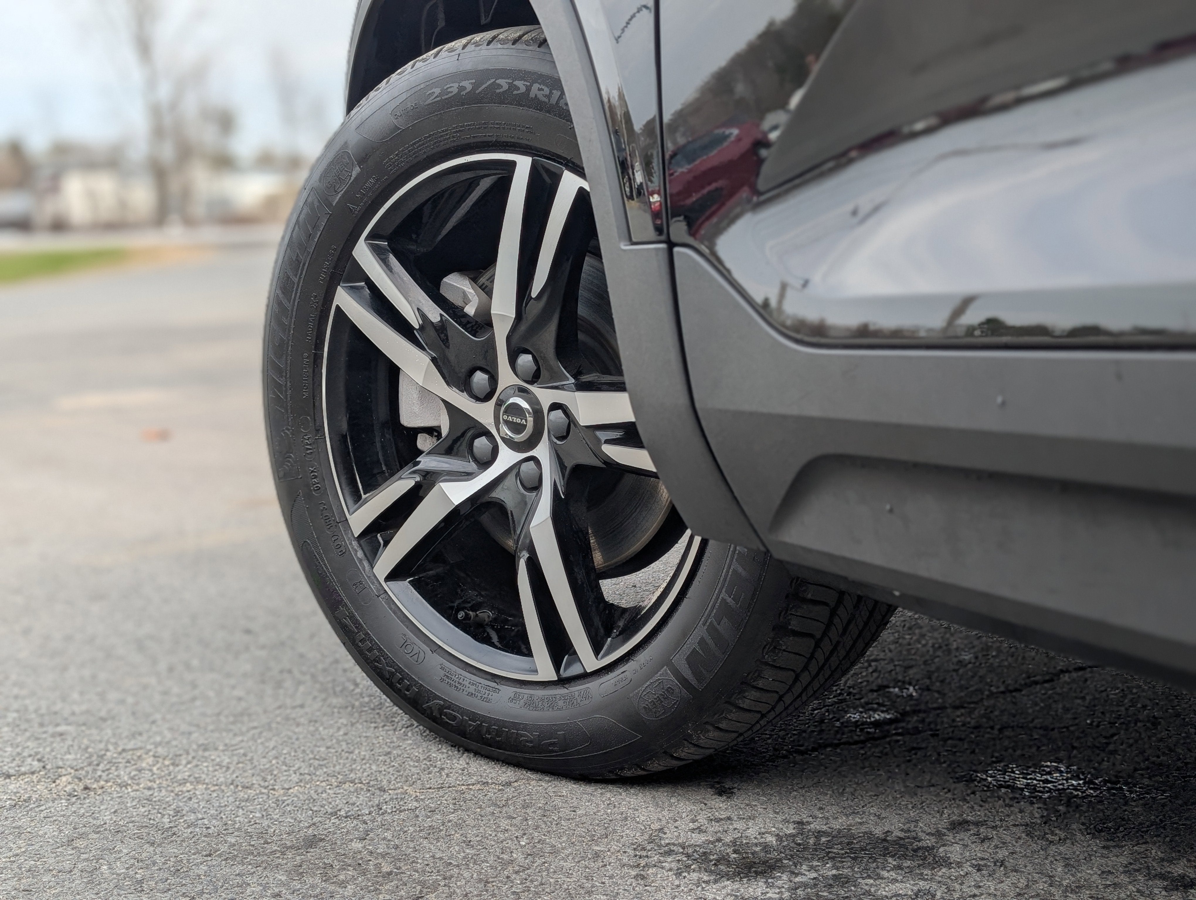 2025 Volvo XC40 B5 Core