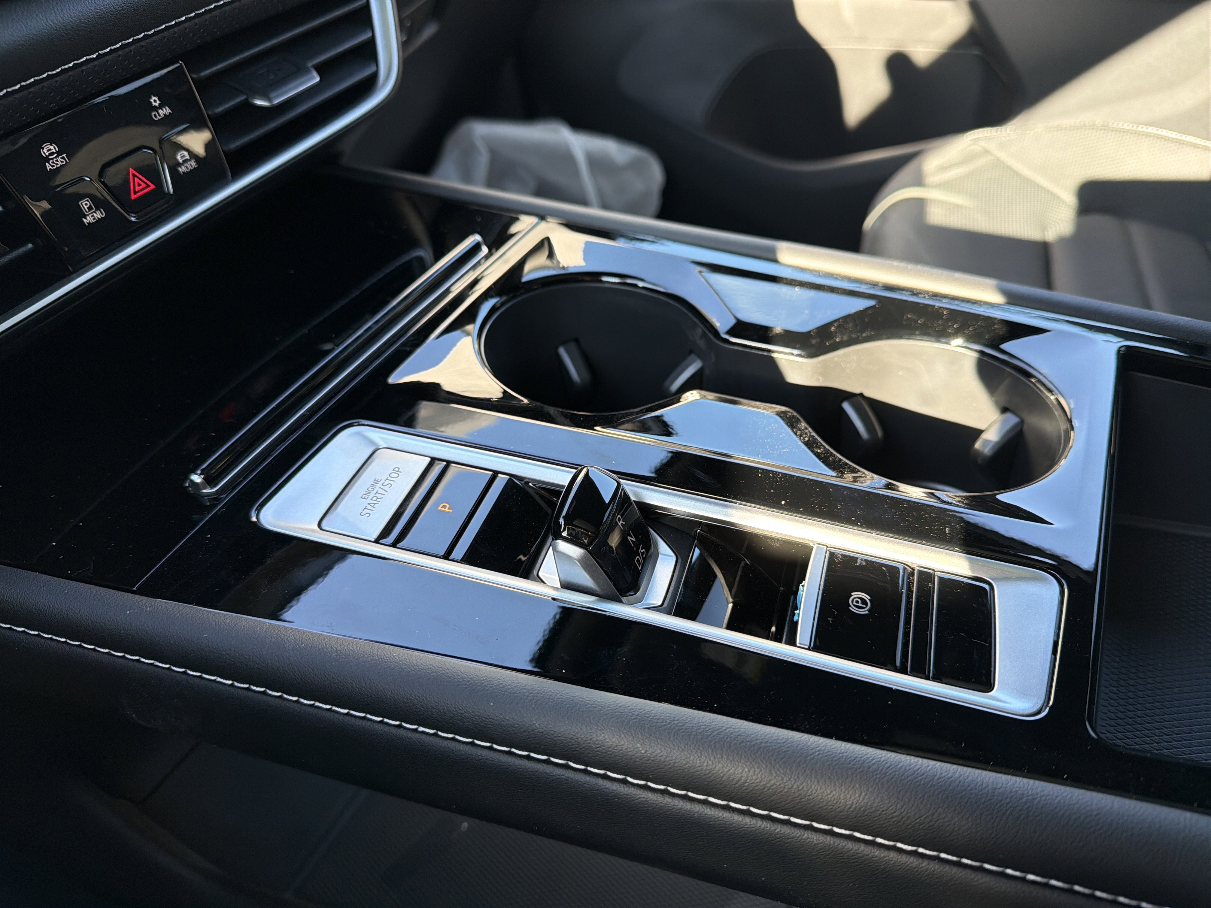 2026 Volkswagen Atlas Cross Sport 2.0T SEL