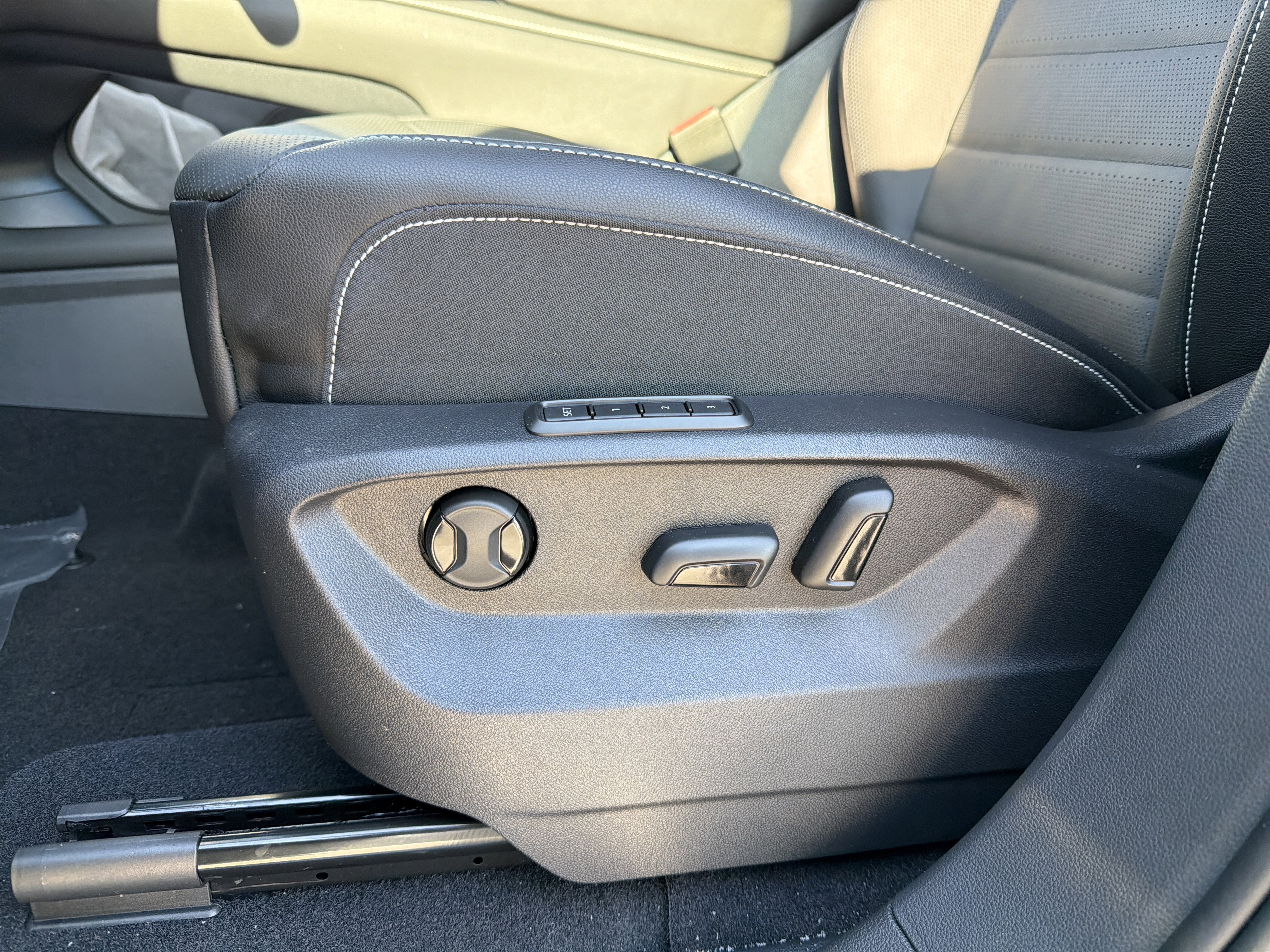 2026 Volkswagen Atlas Cross Sport 2.0T SEL