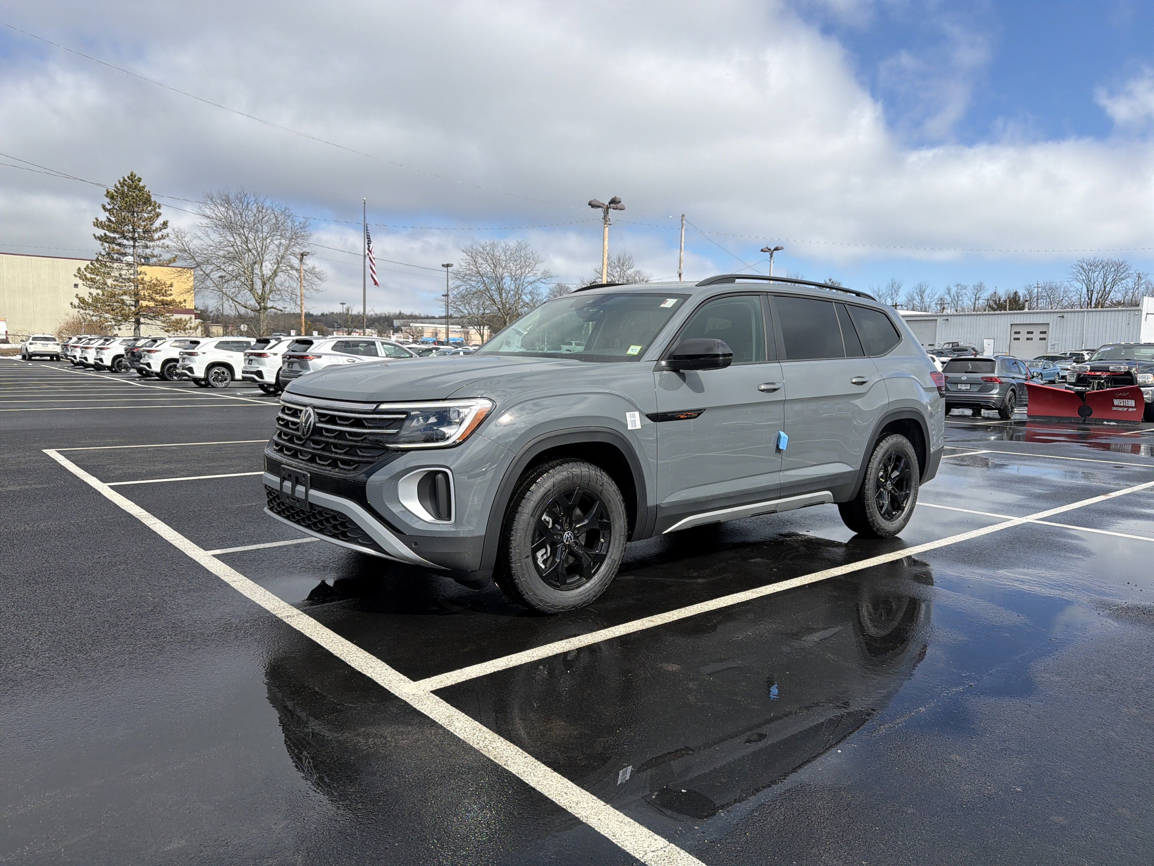 2026 Volkswagen Atlas 2.0T Peak Edition