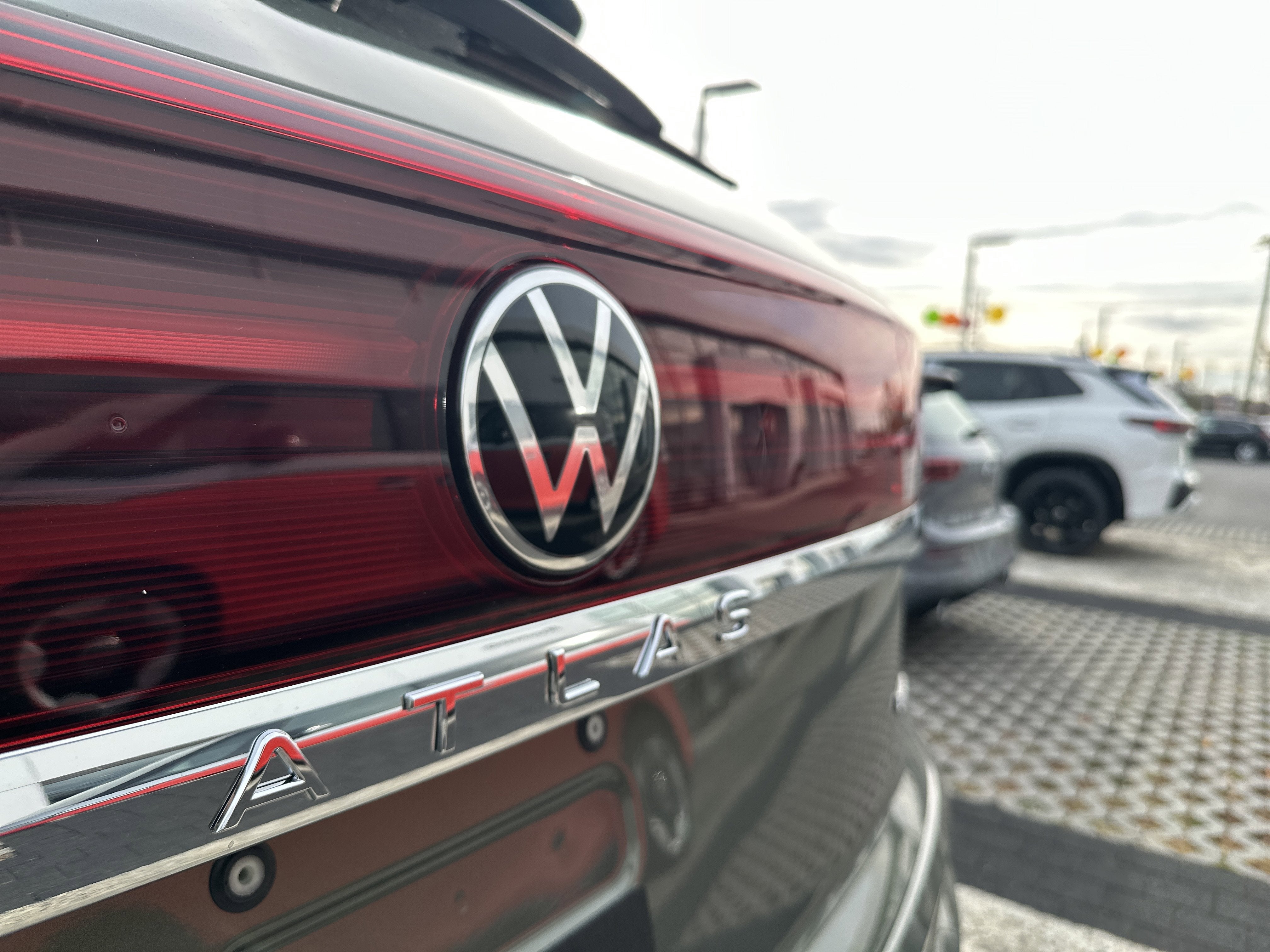 2026 Volkswagen Atlas Cross Sport 2.0T SEL Premium R-Line