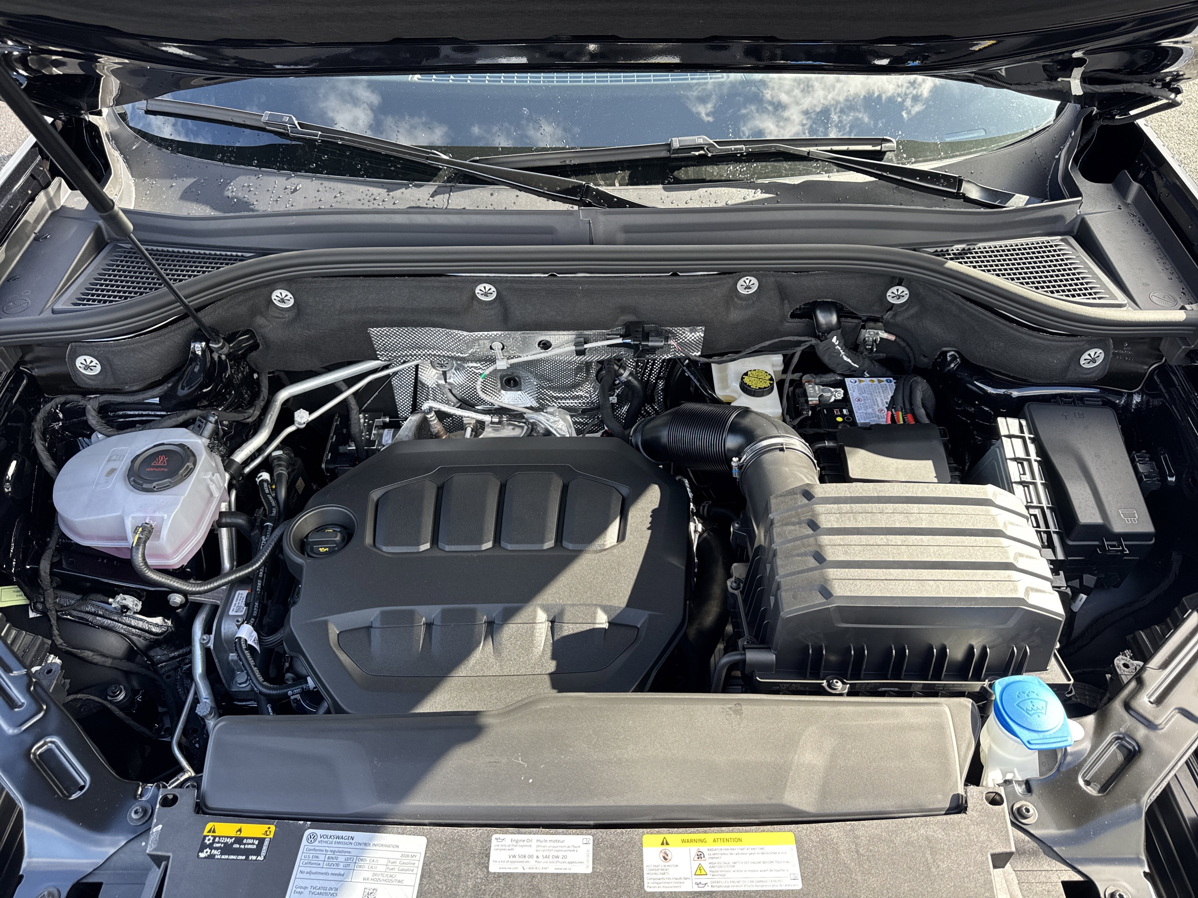 2026 Volkswagen Atlas Cross Sport 2.0T SEL Premium R-Line