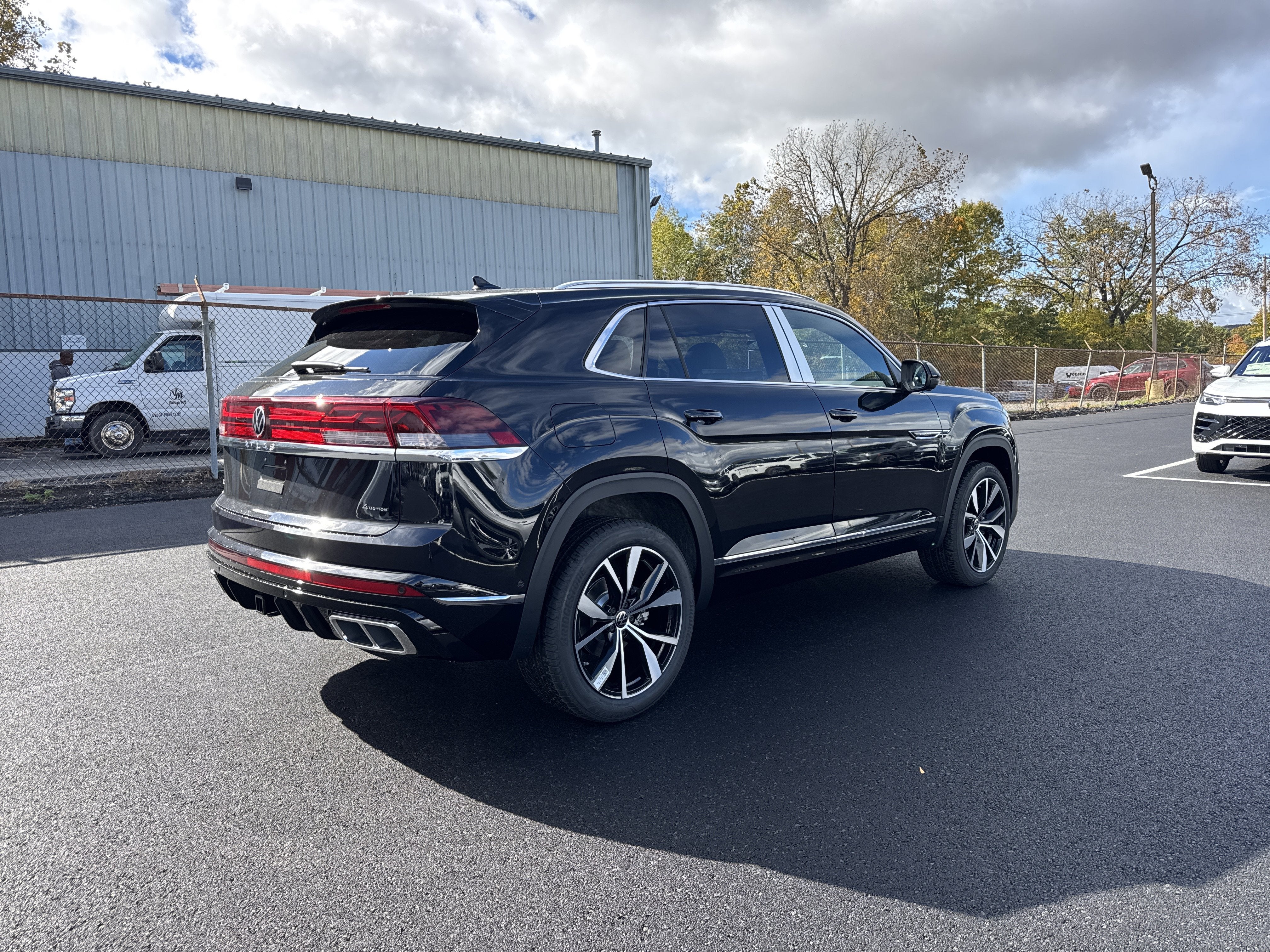 2026 Volkswagen Atlas Cross Sport 2.0T SEL Premium R-Line
