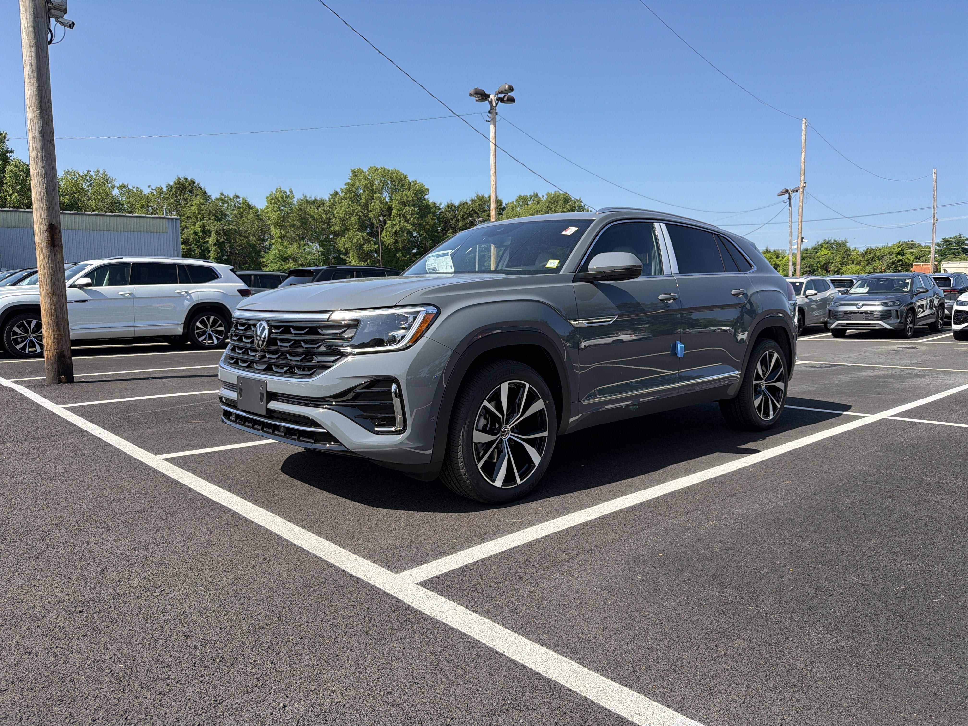 2026 Volkswagen Atlas Cross Sport 2.0T SEL Premium R-Line