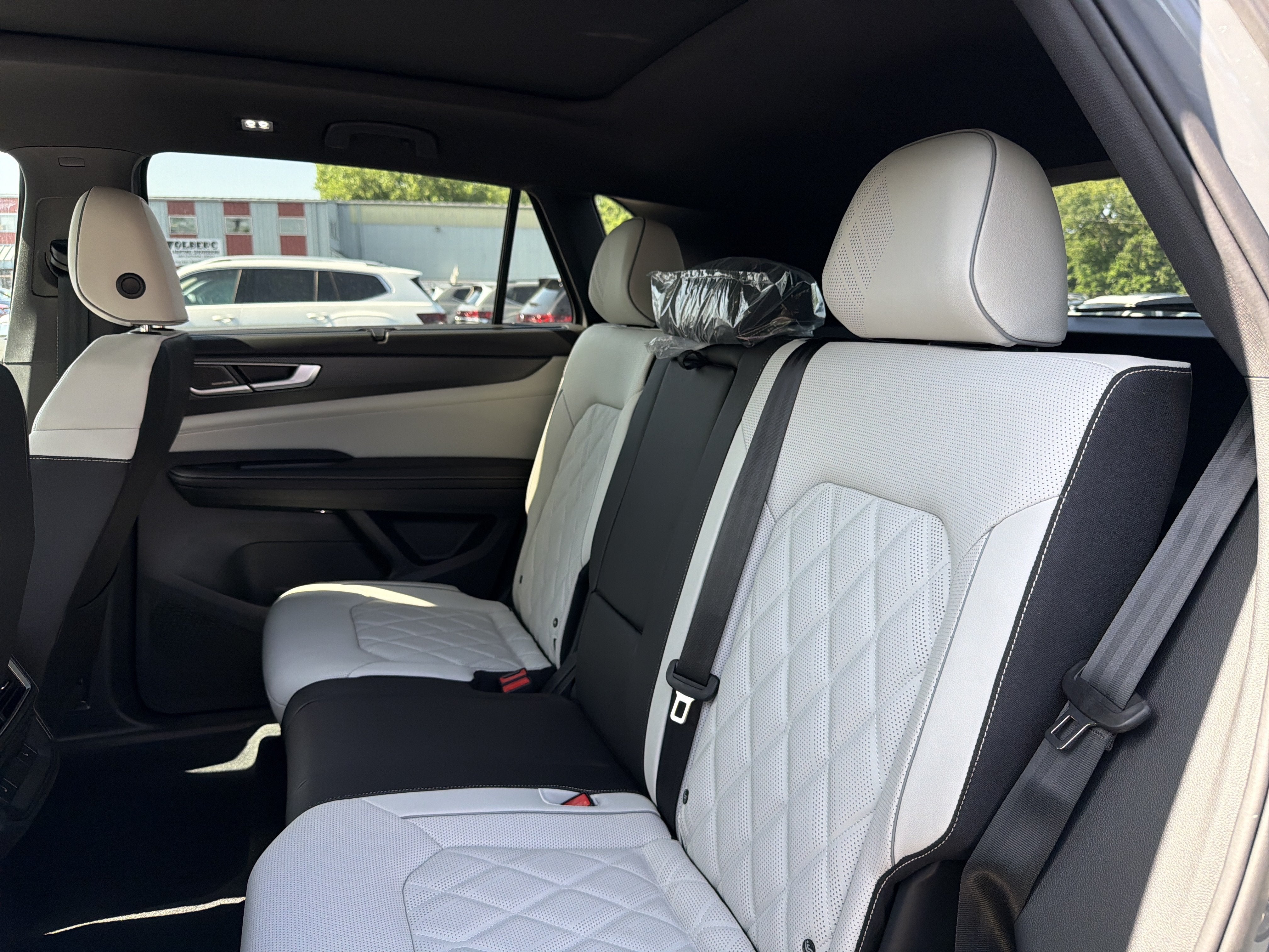 2026 Volkswagen Atlas Cross Sport 2.0T SEL Premium R-Line