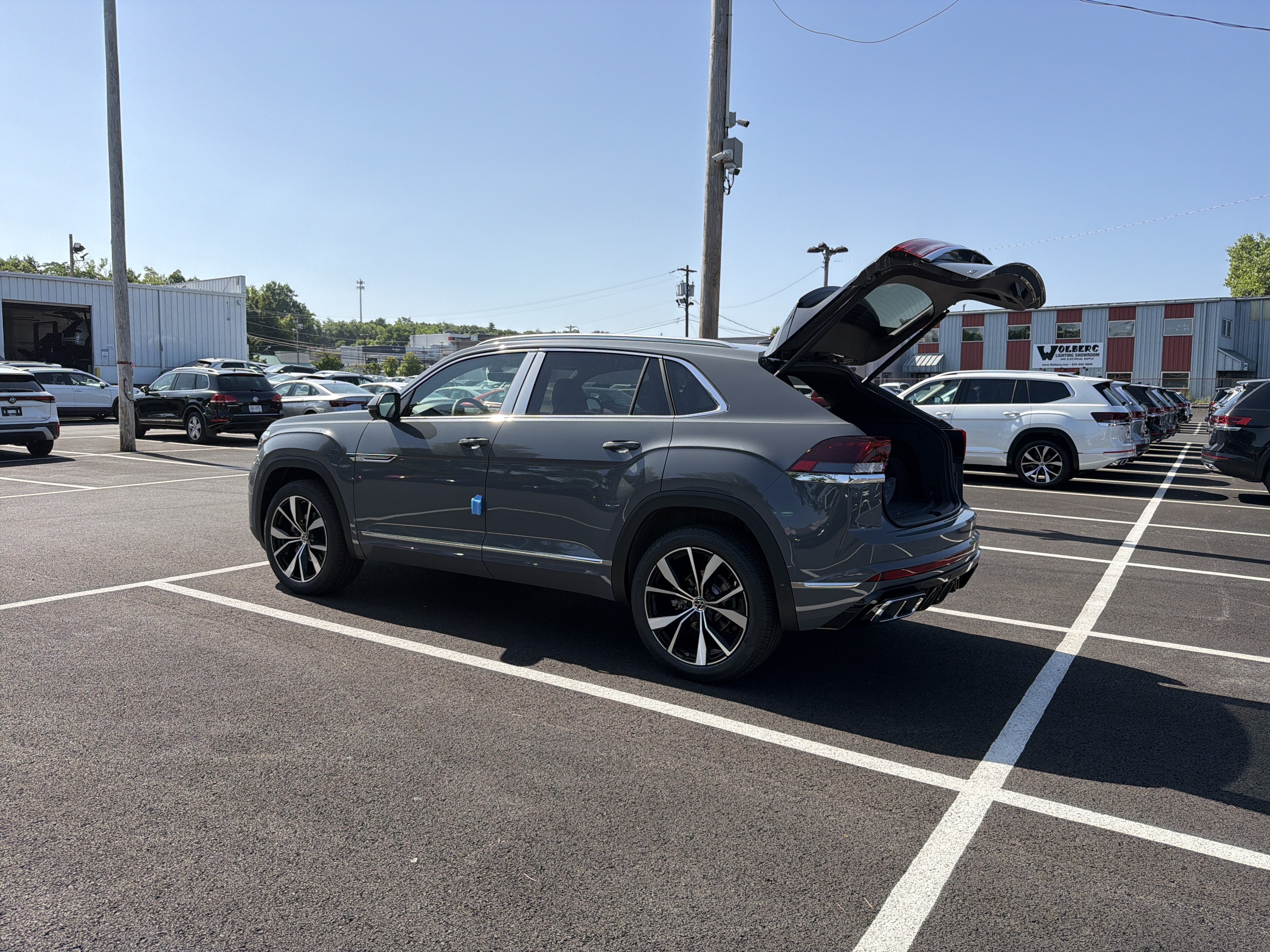 2026 Volkswagen Atlas Cross Sport 2.0T SEL Premium R-Line