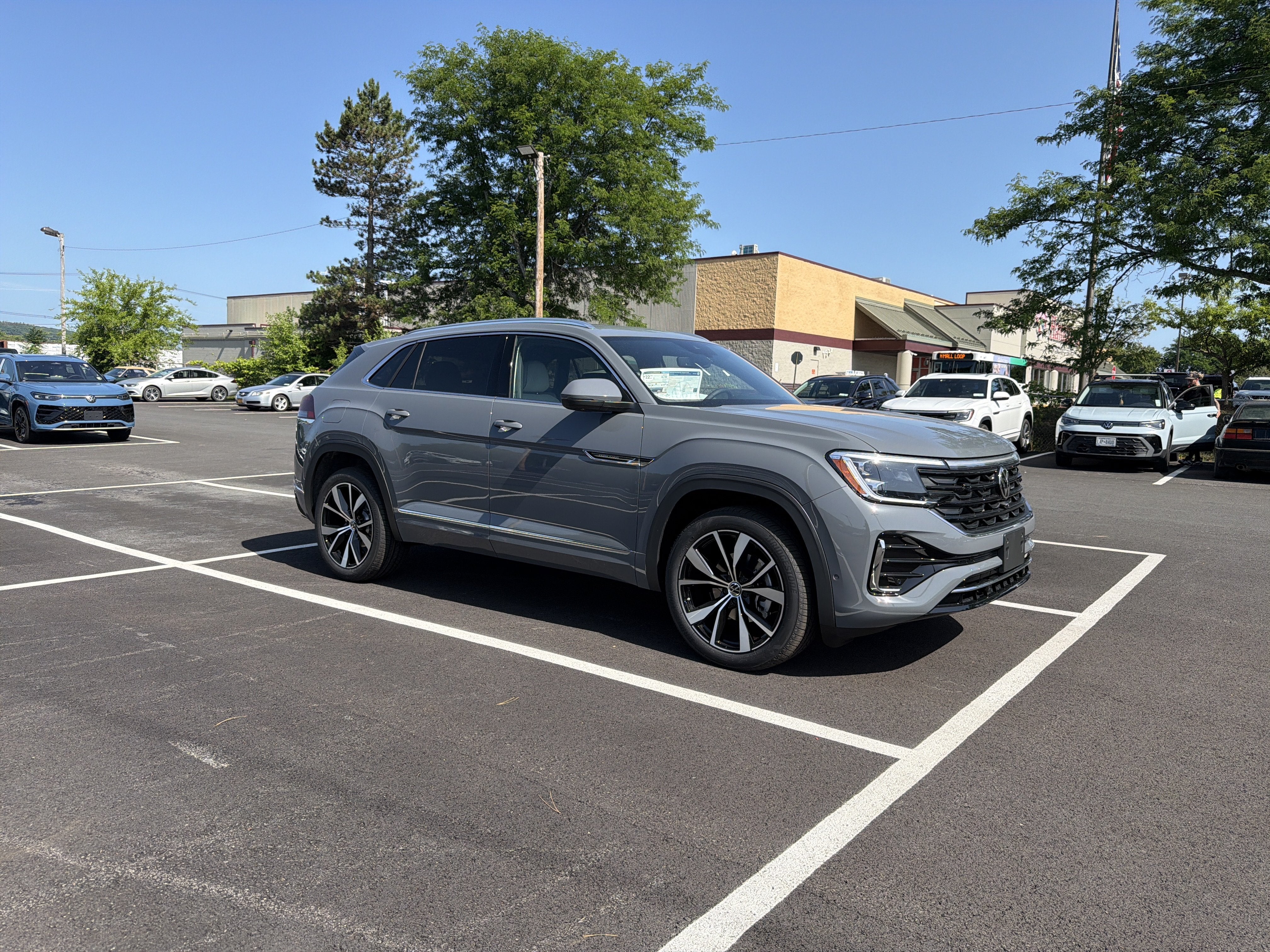 2026 Volkswagen Atlas Cross Sport 2.0T SEL Premium R-Line