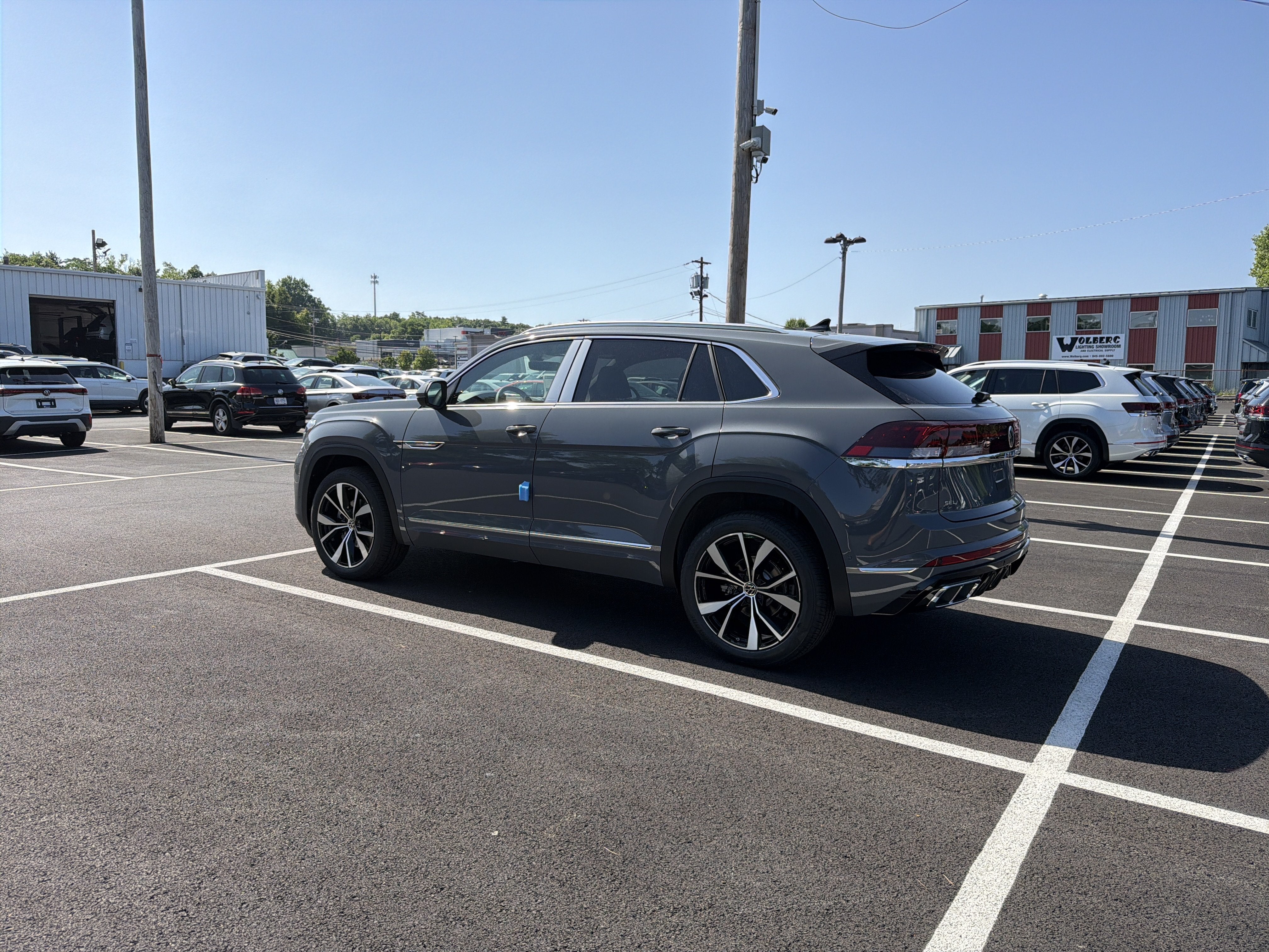 2026 Volkswagen Atlas Cross Sport 2.0T SEL Premium R-Line