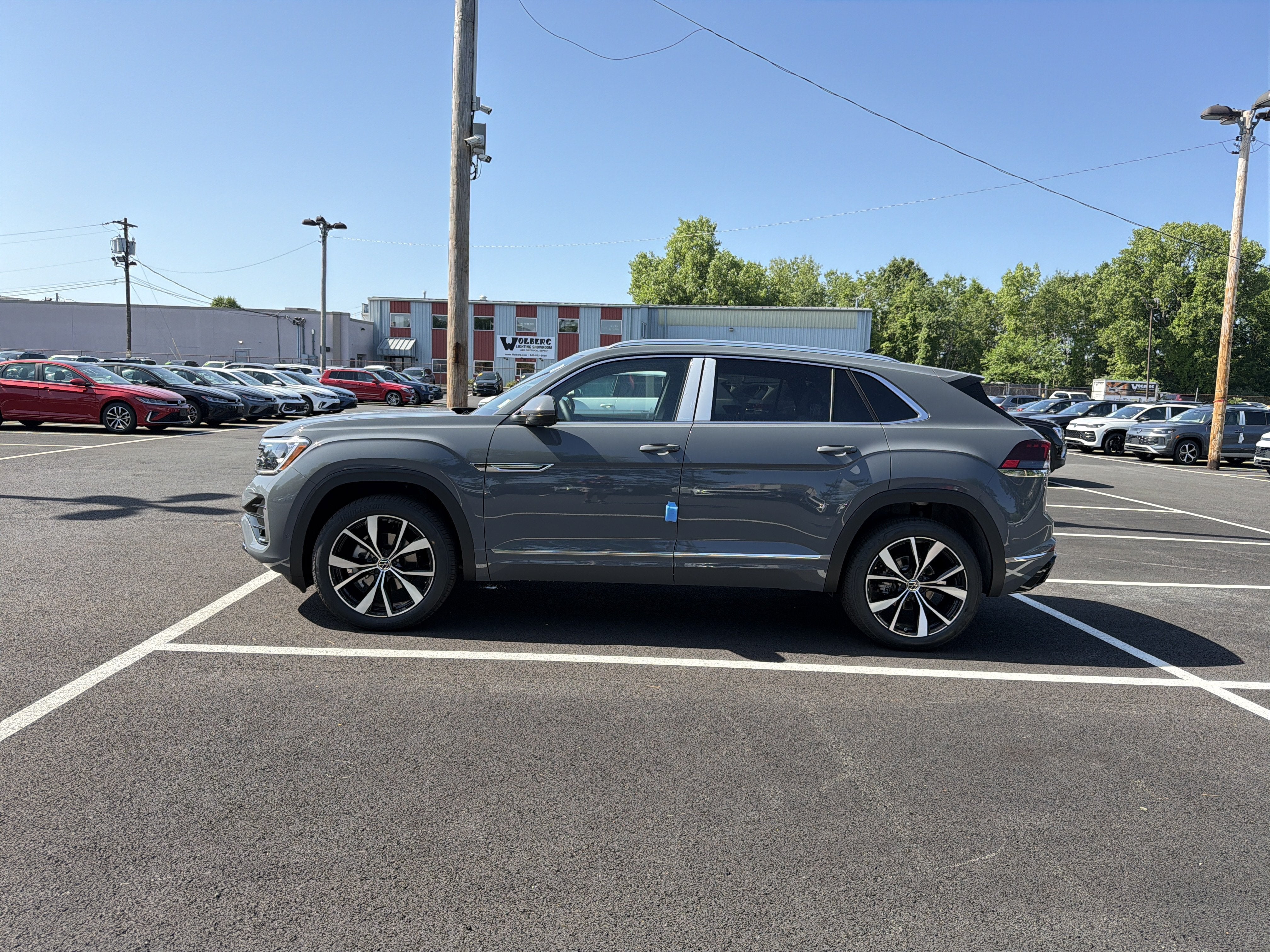 2026 Volkswagen Atlas Cross Sport 2.0T SEL Premium R-Line