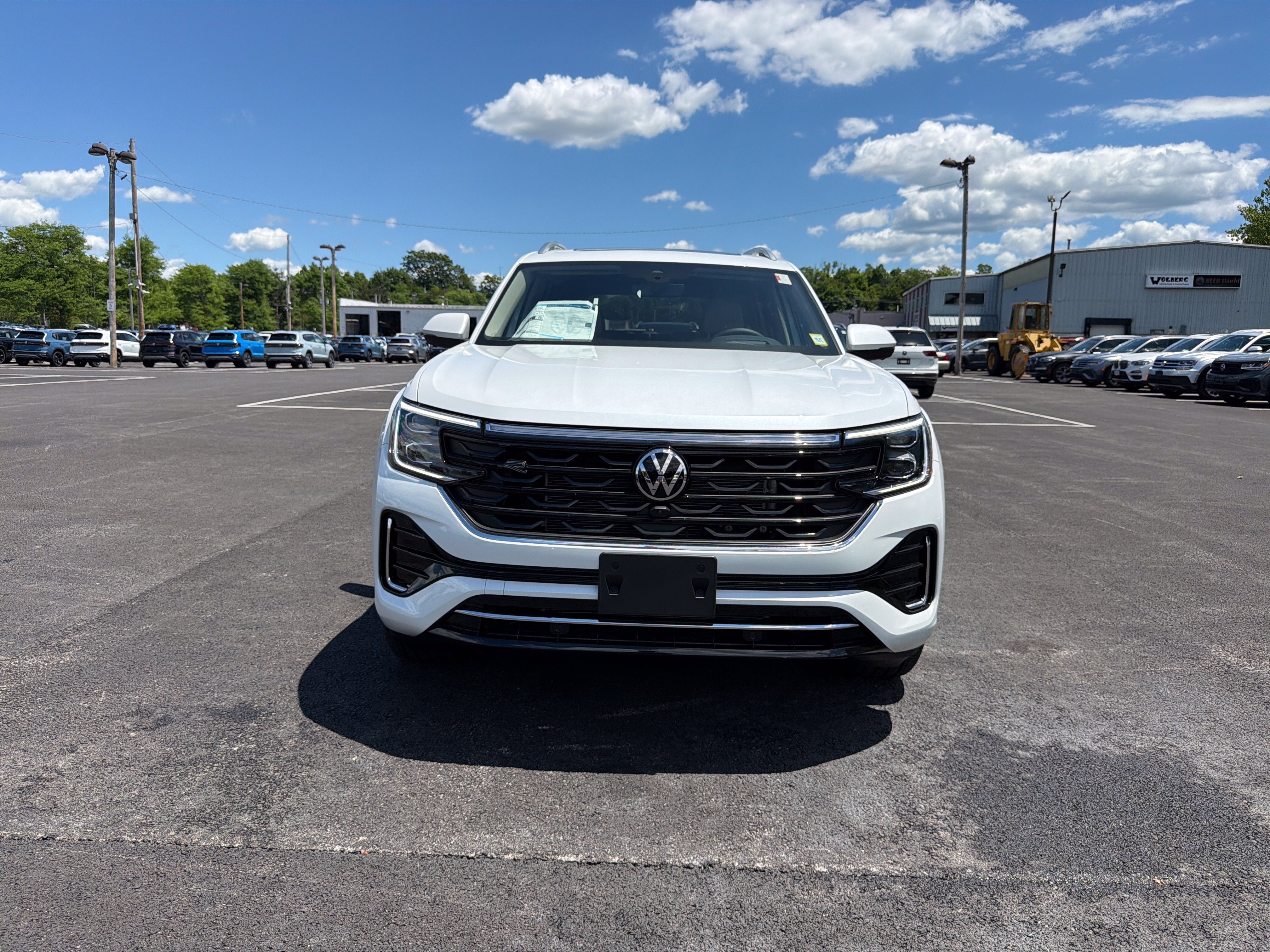 2026 Volkswagen Atlas 2.0T SEL Premium R-Line