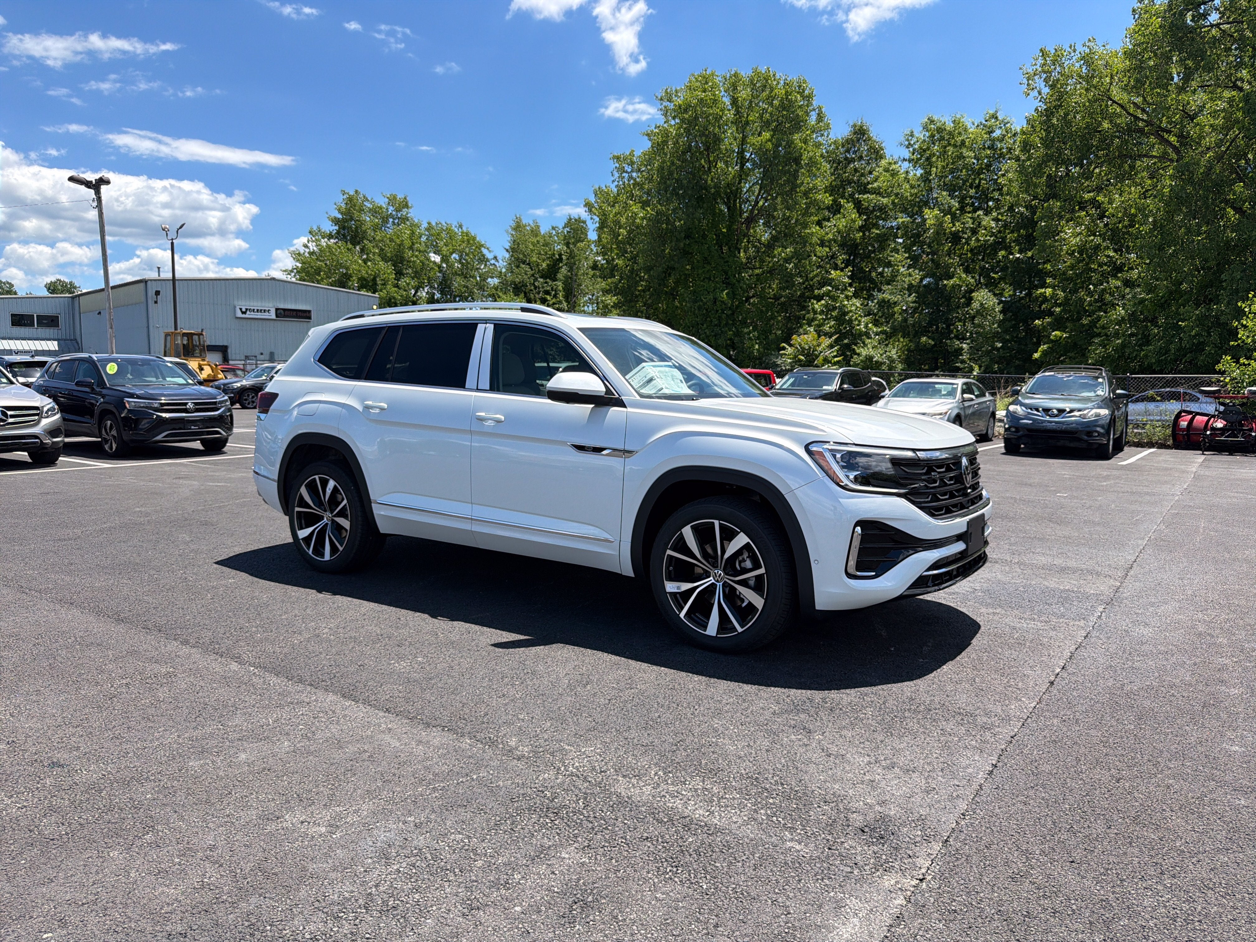 2026 Volkswagen Atlas 2.0T SEL Premium R-Line