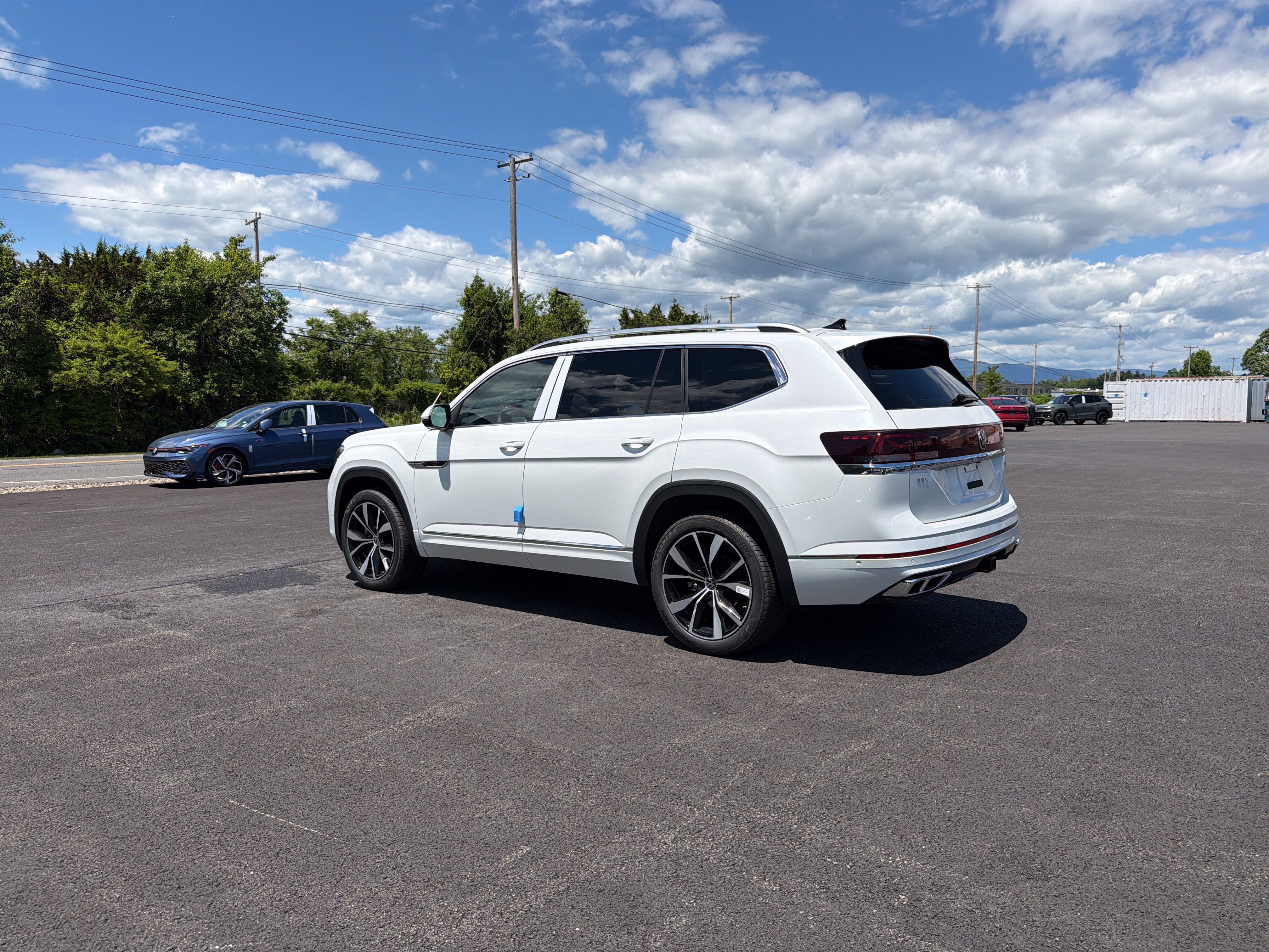 2026 Volkswagen Atlas 2.0T SEL Premium R-Line
