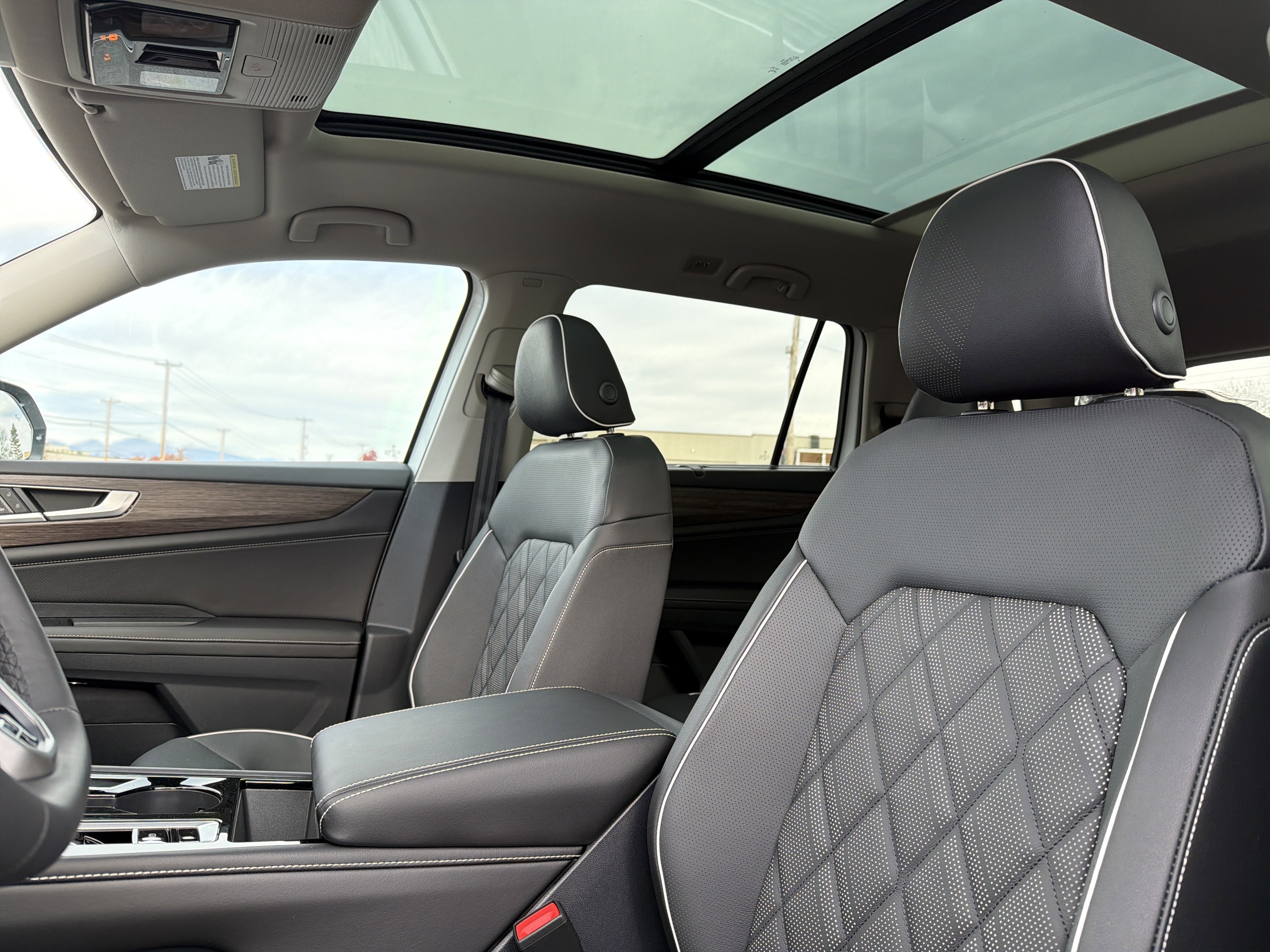 2026 Volkswagen Atlas 2.0T SEL Premium R-Line