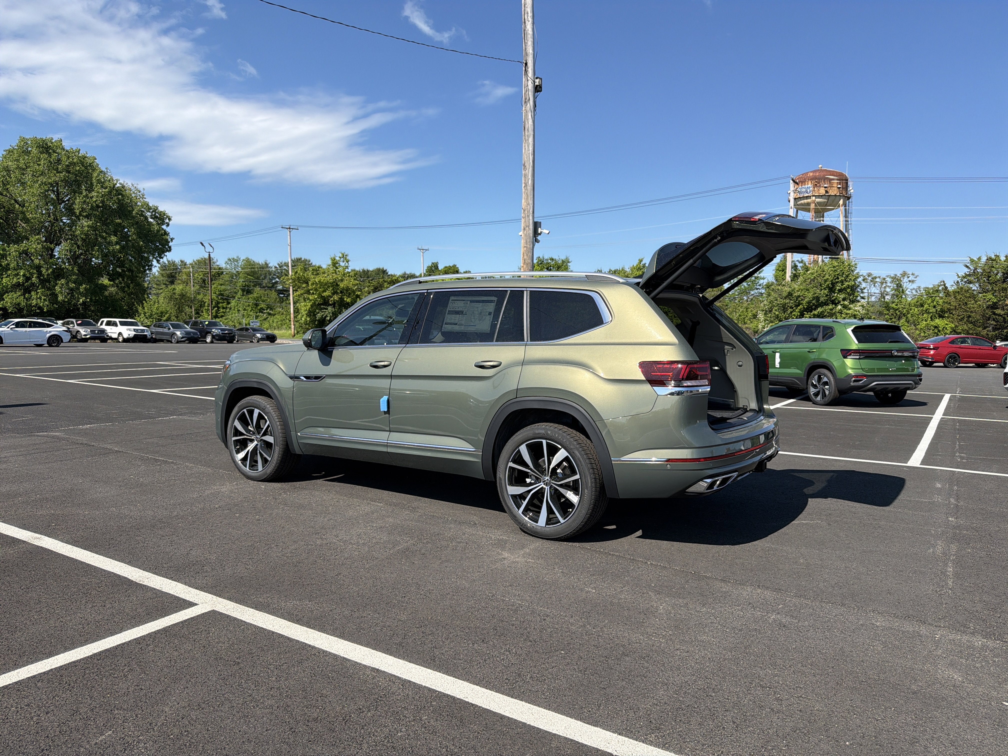 2026 Volkswagen Atlas 2.0T SEL Premium R-Line