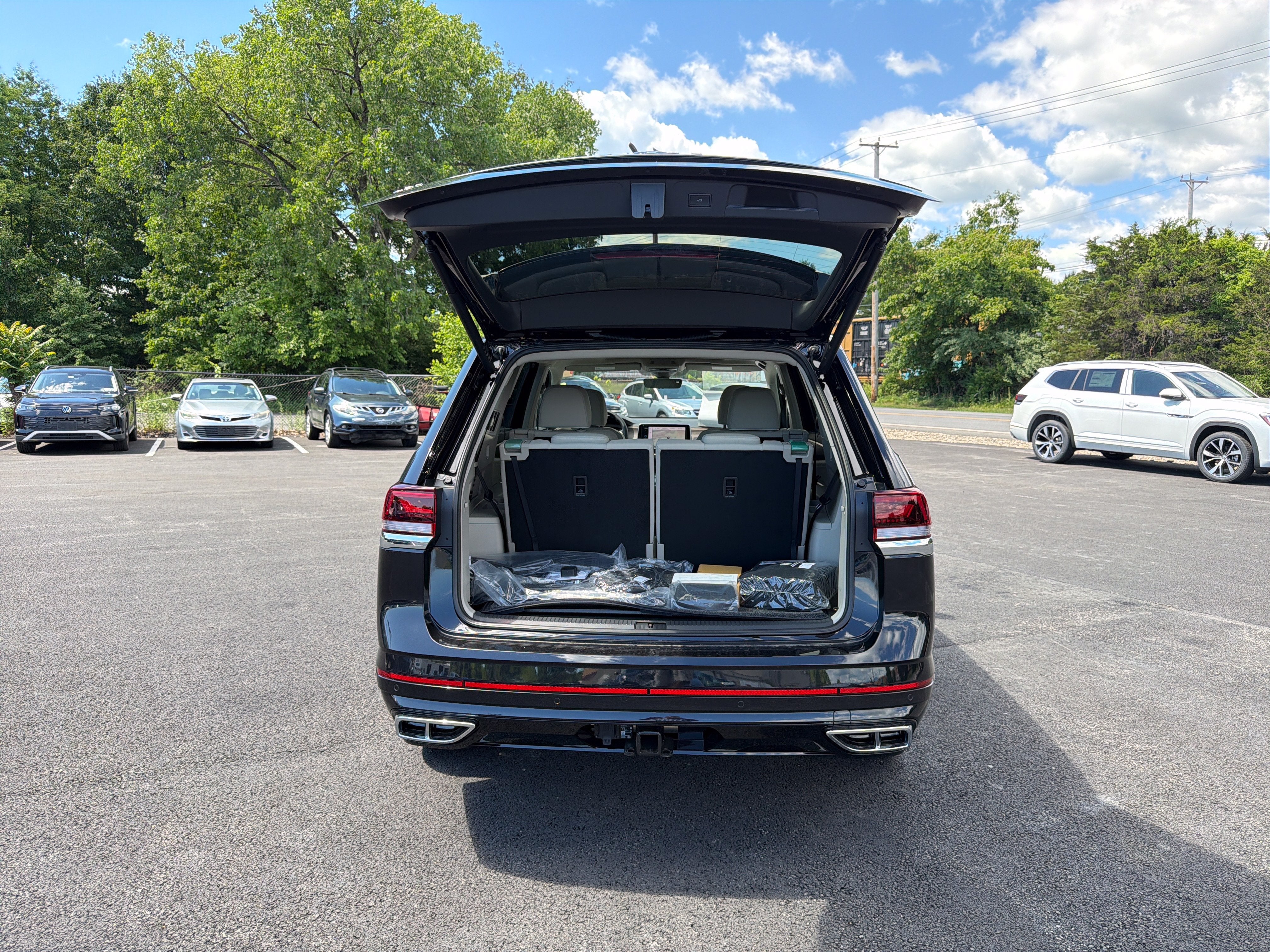 2026 Volkswagen Atlas 2.0T SEL Premium R-Line