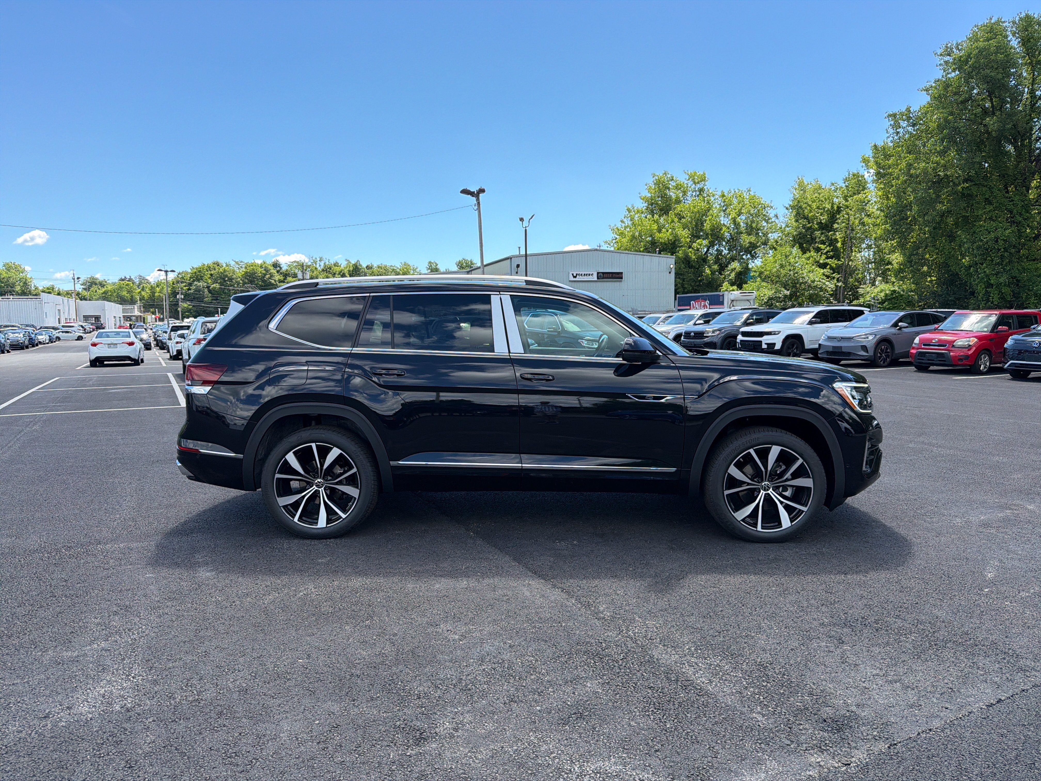 2026 Volkswagen Atlas 2.0T SEL Premium R-Line