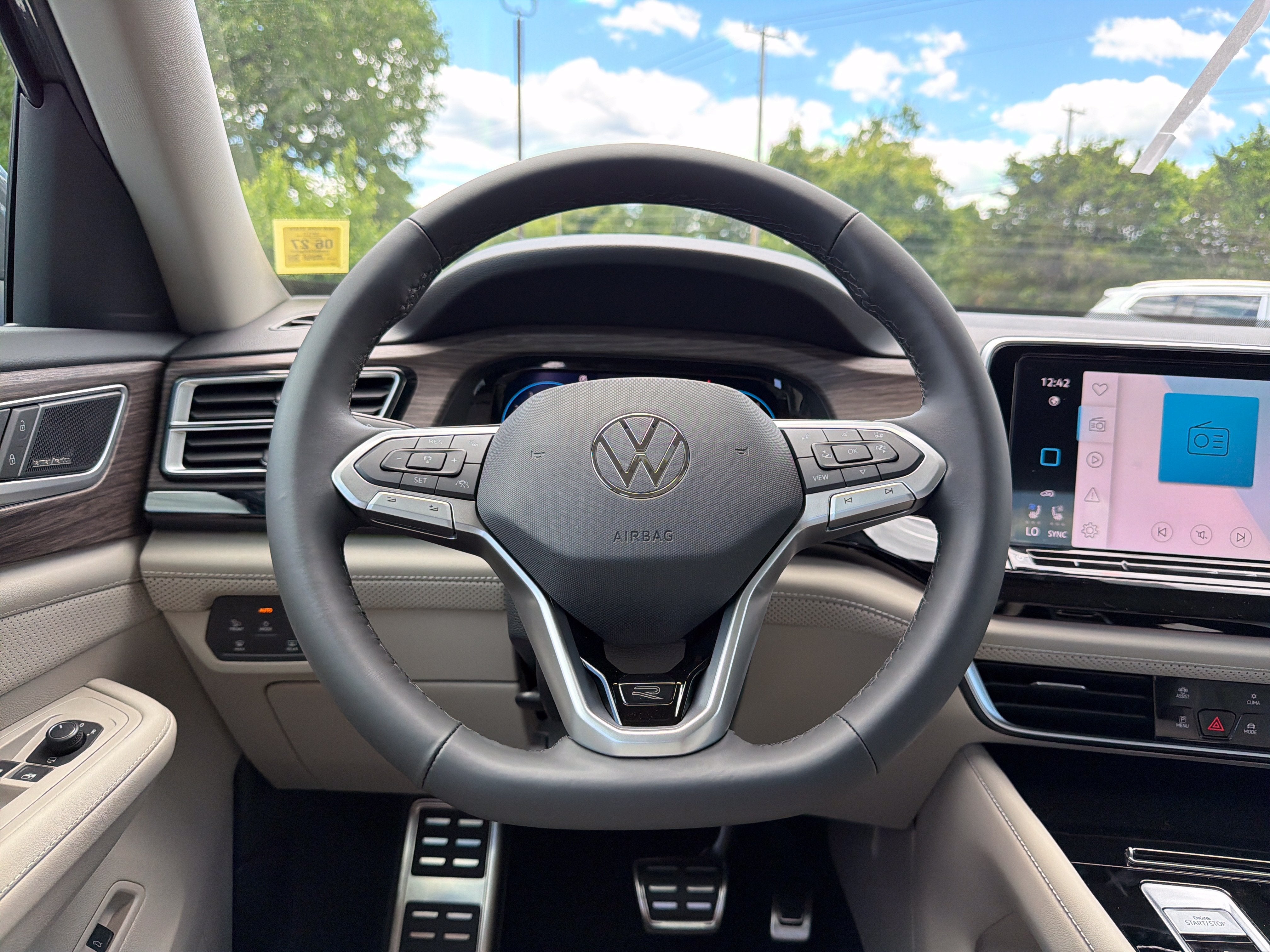 2026 Volkswagen Atlas 2.0T SEL Premium R-Line