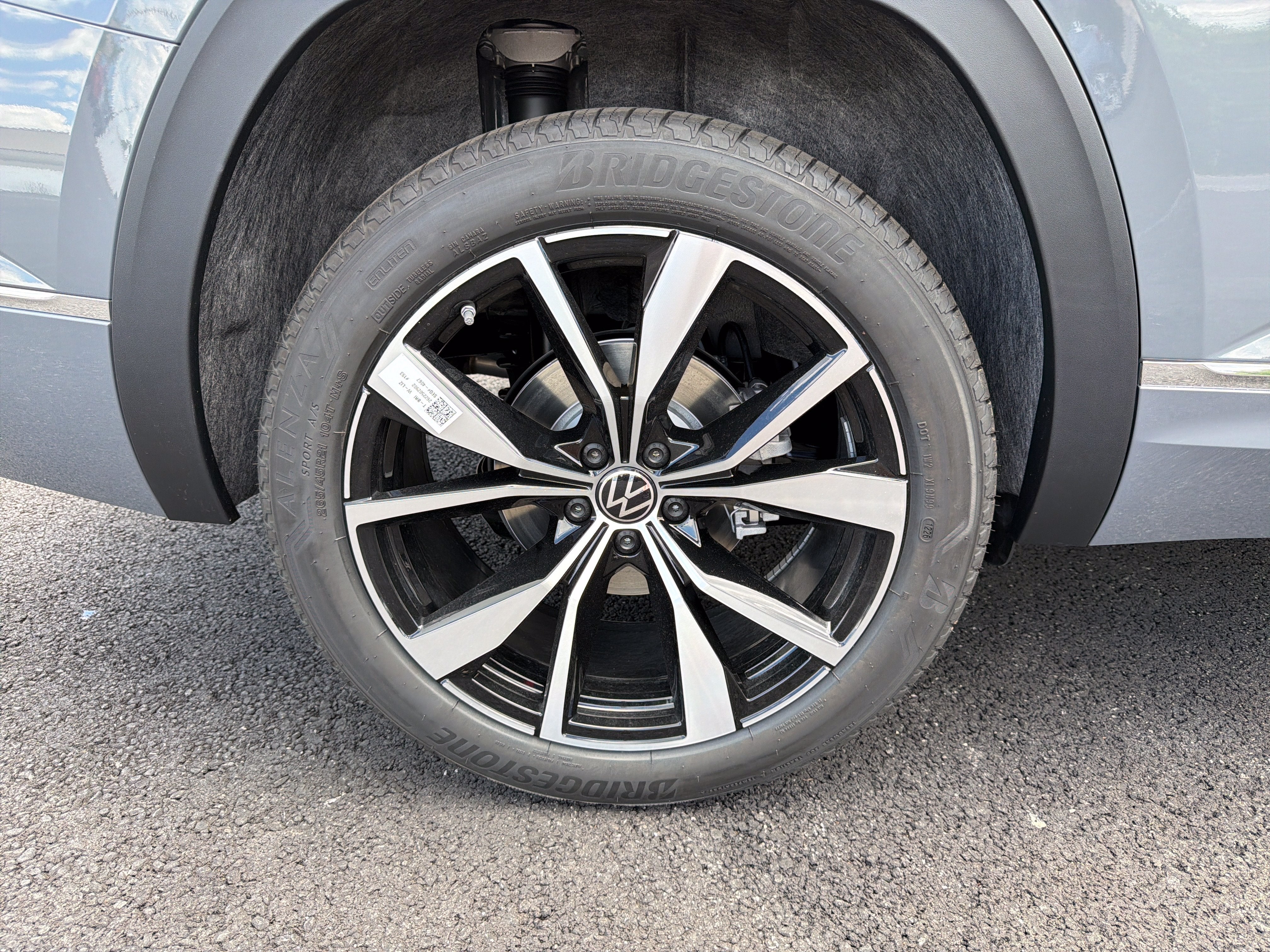 2026 Volkswagen Atlas 2.0T SEL Premium R-Line
