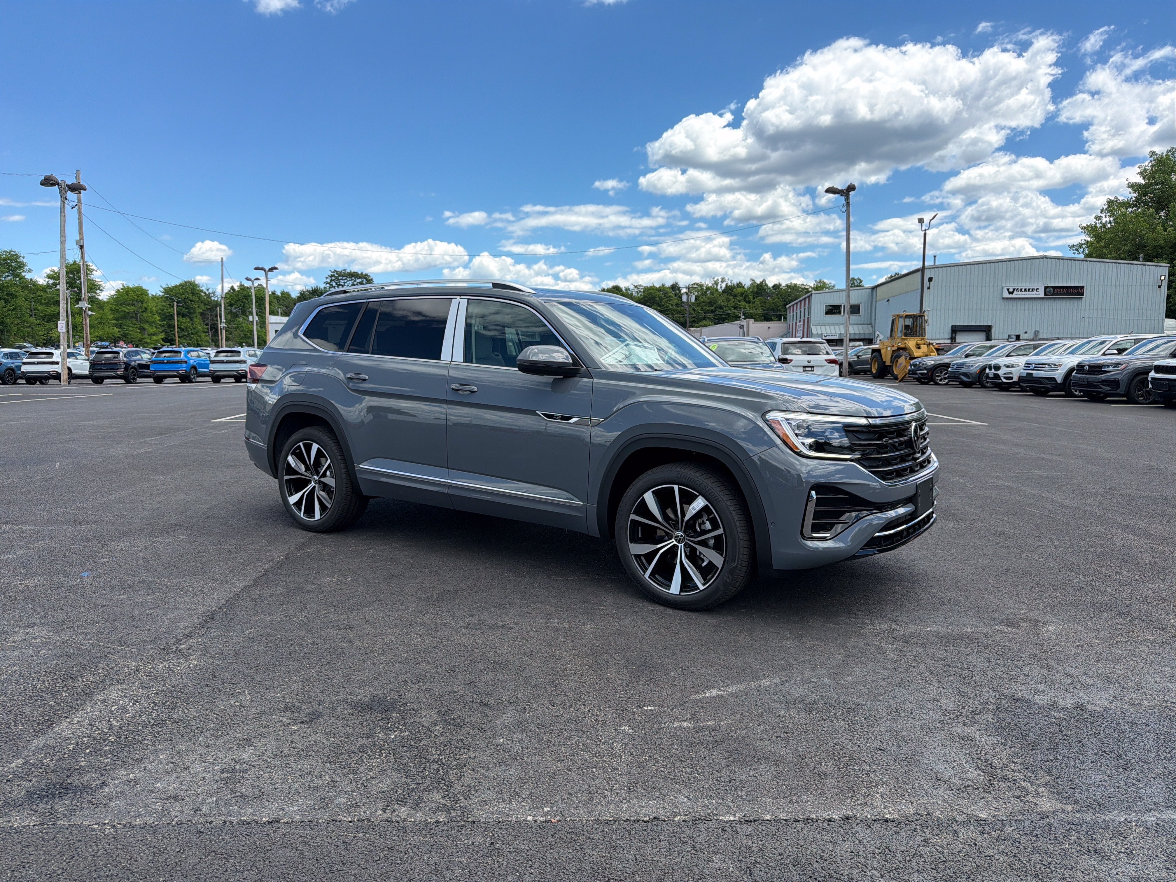 2026 Volkswagen Atlas 2.0T SEL Premium R-Line