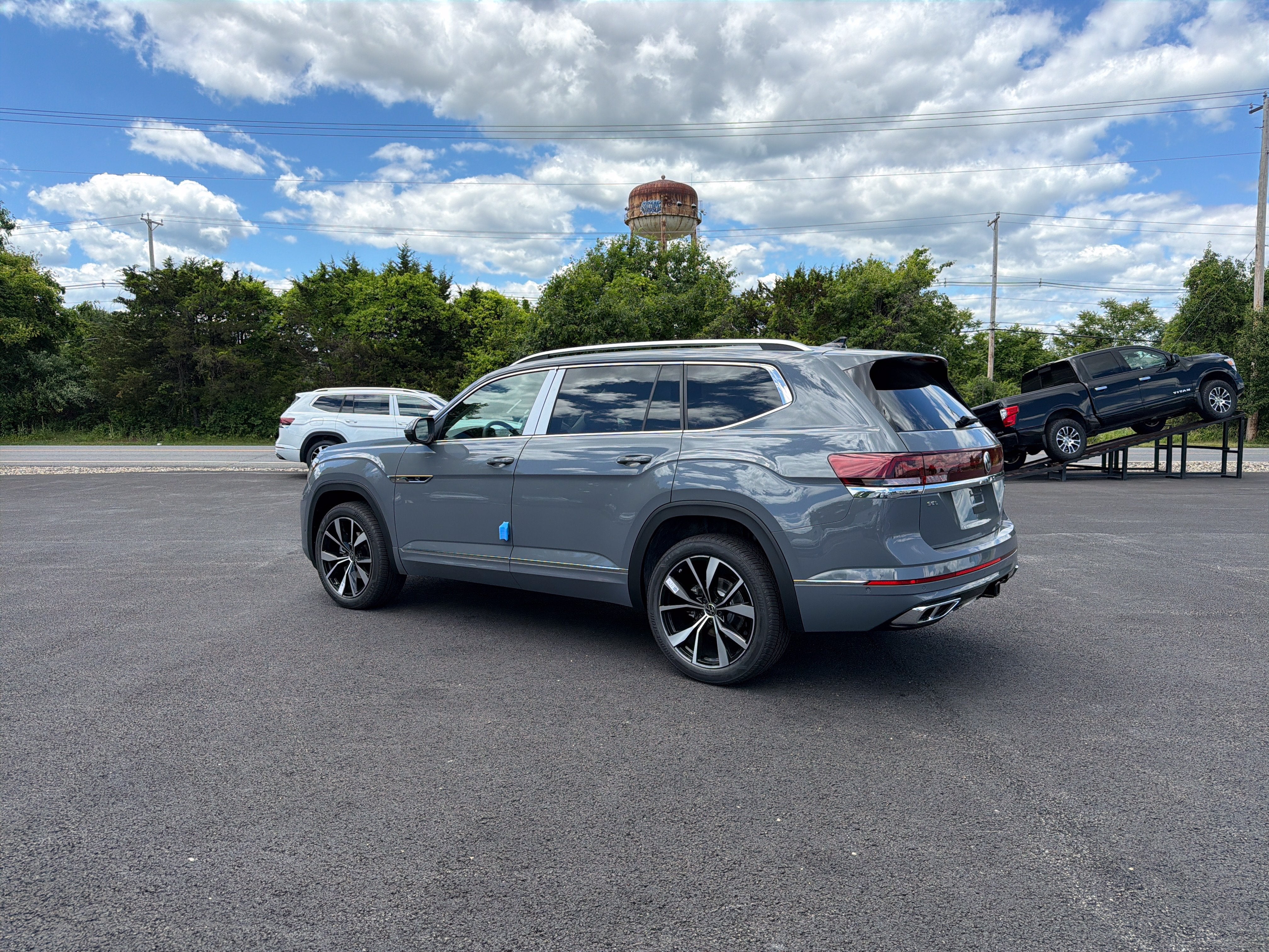 2026 Volkswagen Atlas 2.0T SEL Premium R-Line