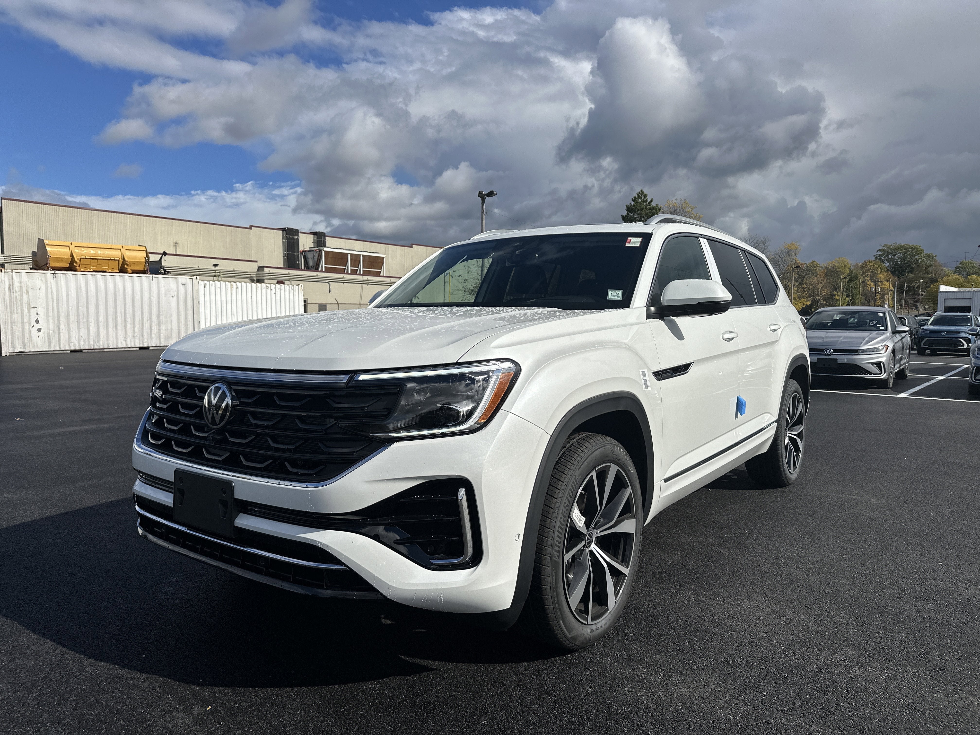 2026 Volkswagen Atlas 2.0T SEL Premium R-Line