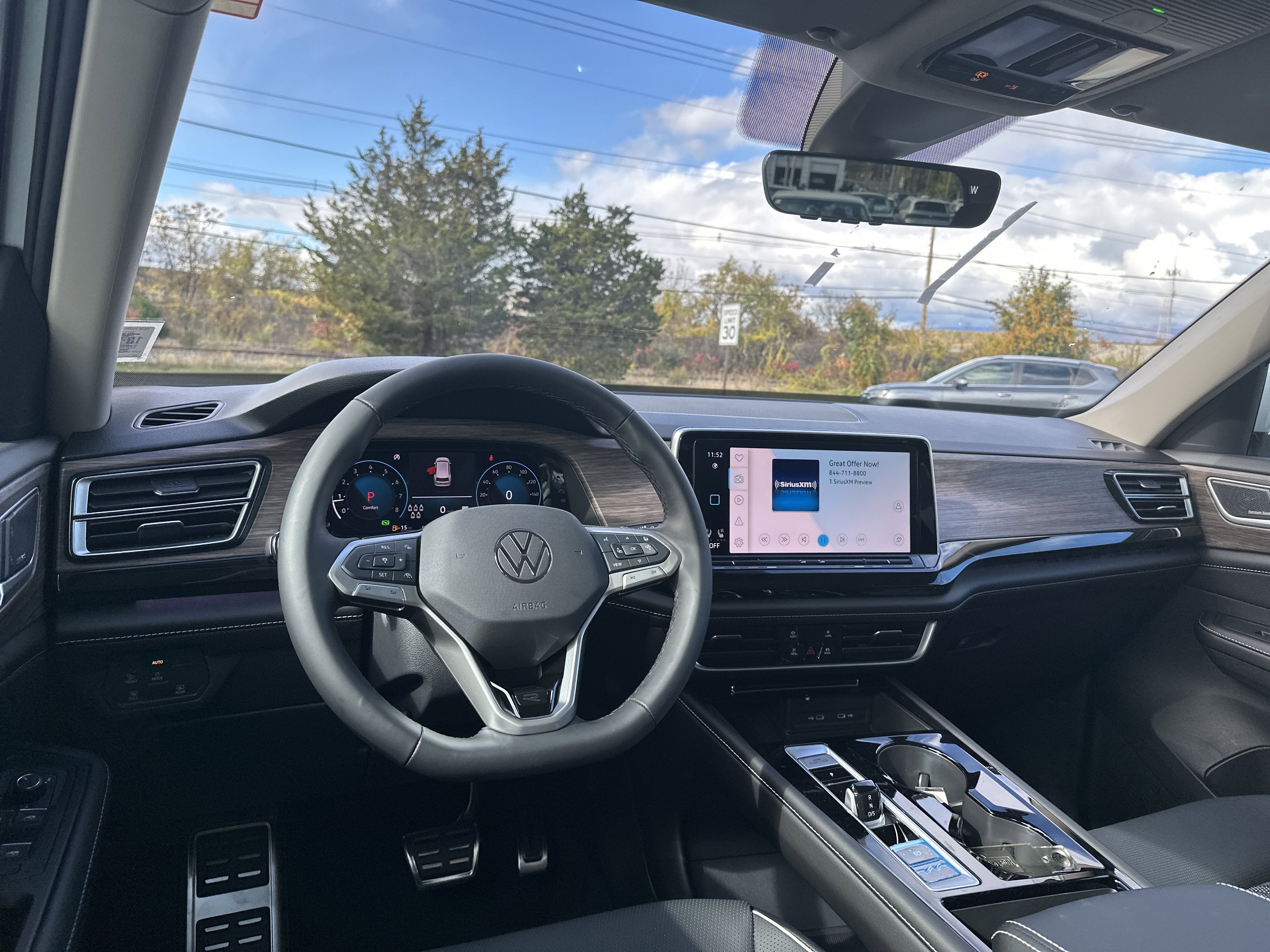 2026 Volkswagen Atlas 2.0T SEL Premium R-Line