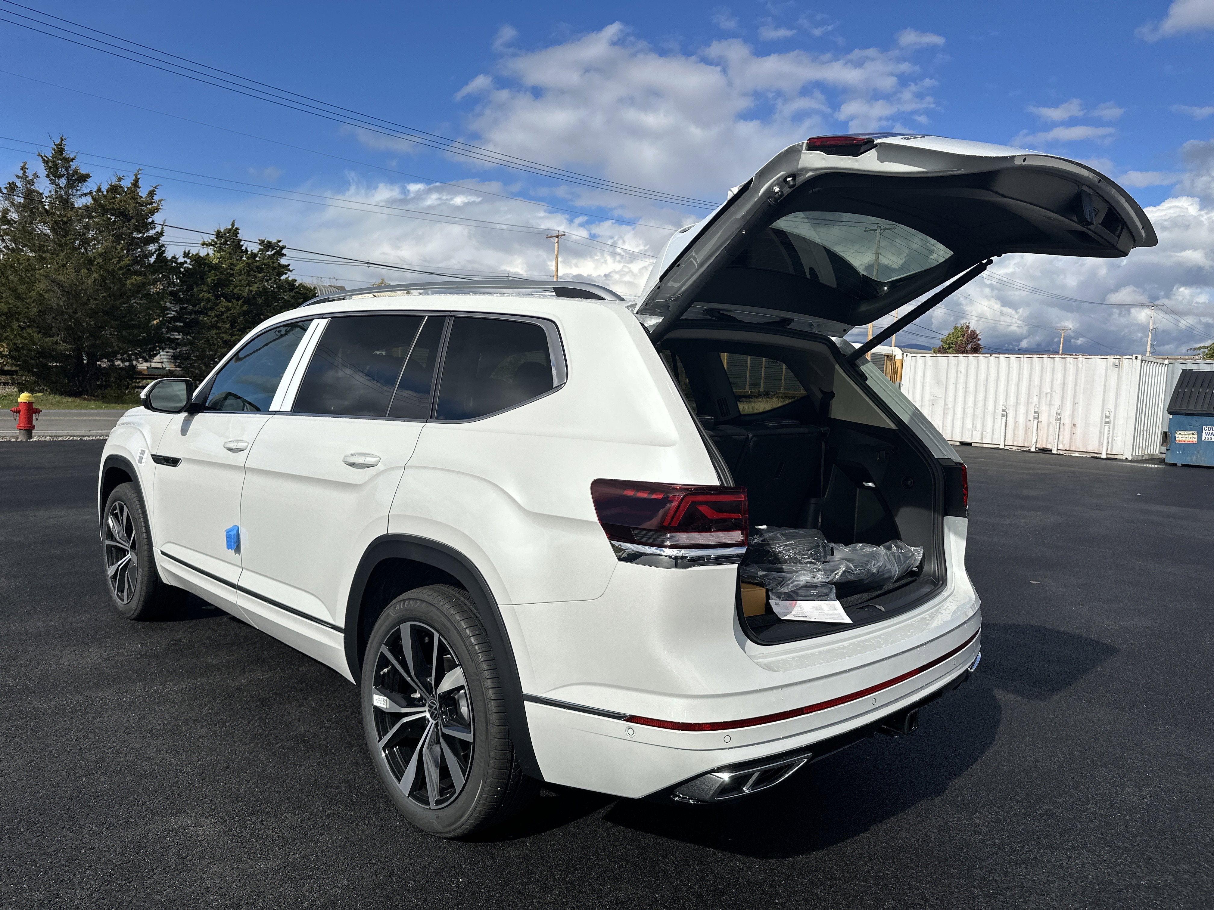 2026 Volkswagen Atlas 2.0T SEL Premium R-Line