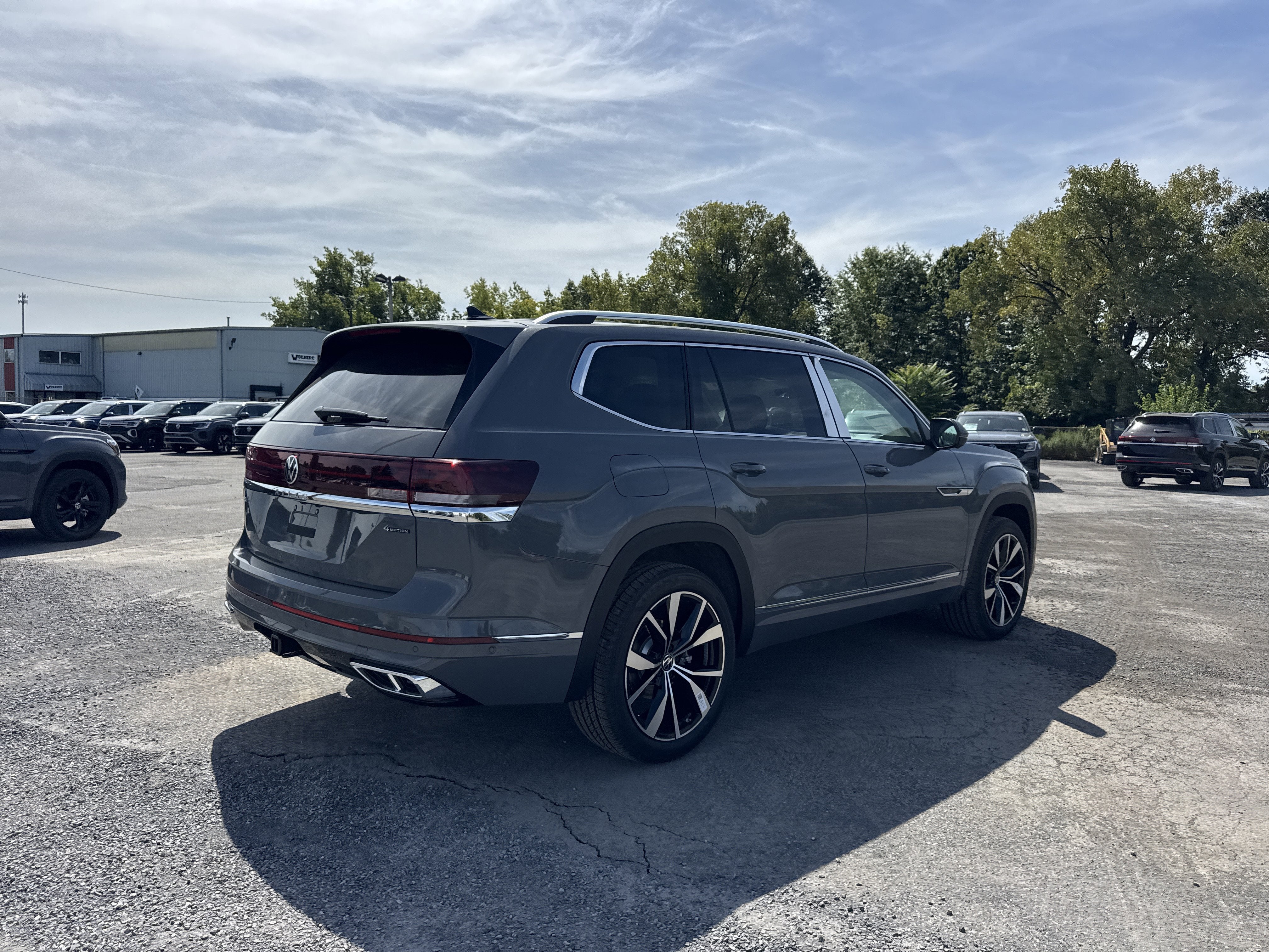 2026 Volkswagen Atlas 2.0T SEL Premium R-Line