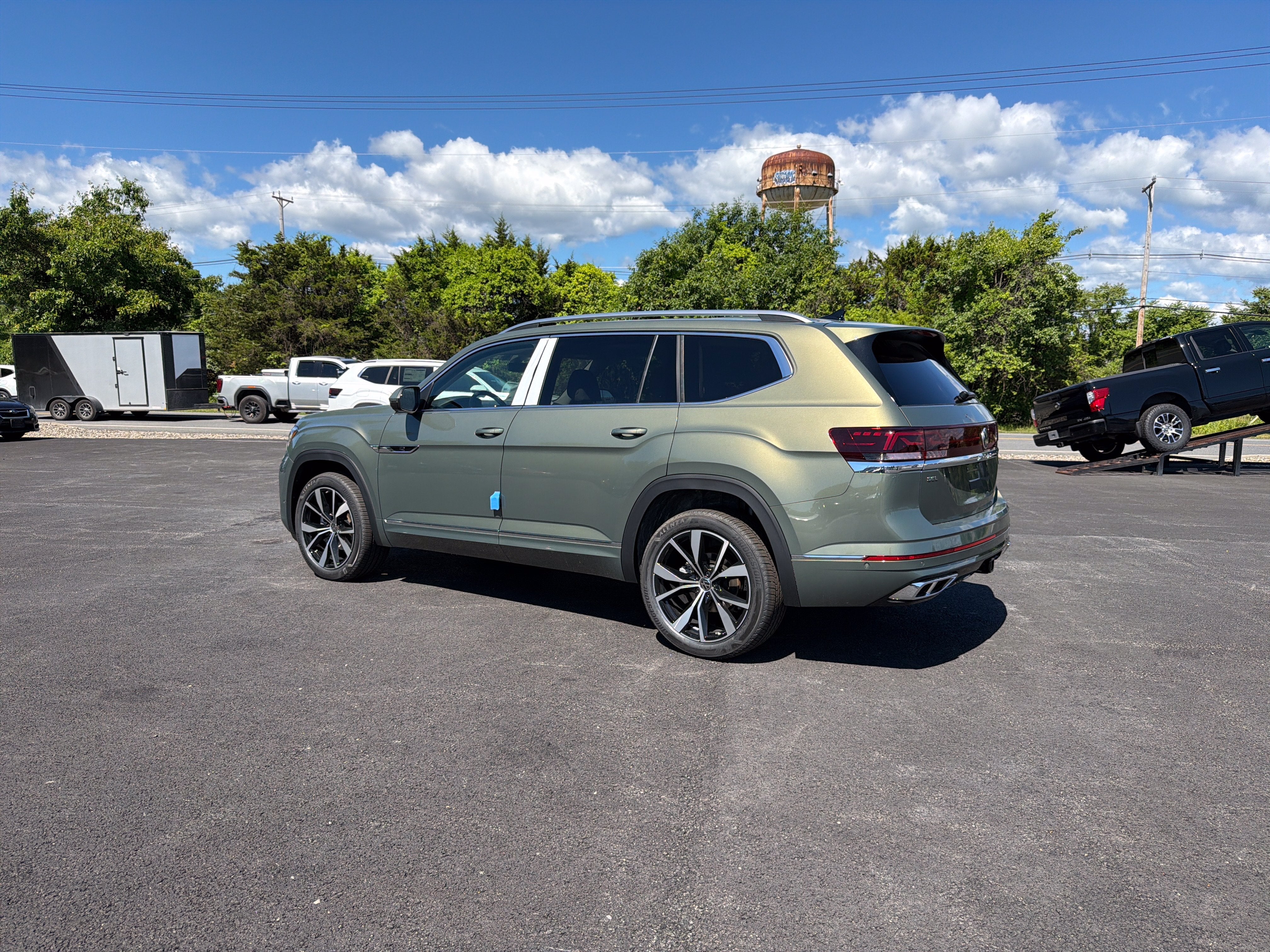 2026 Volkswagen Atlas 2.0T SEL Premium R-Line