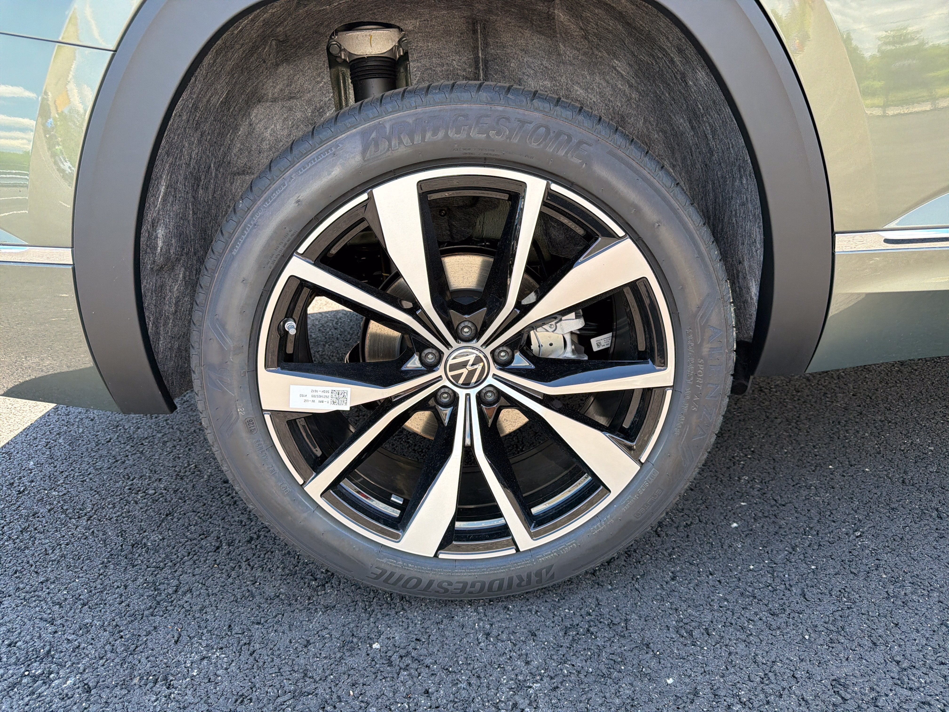 2026 Volkswagen Atlas 2.0T SEL Premium R-Line