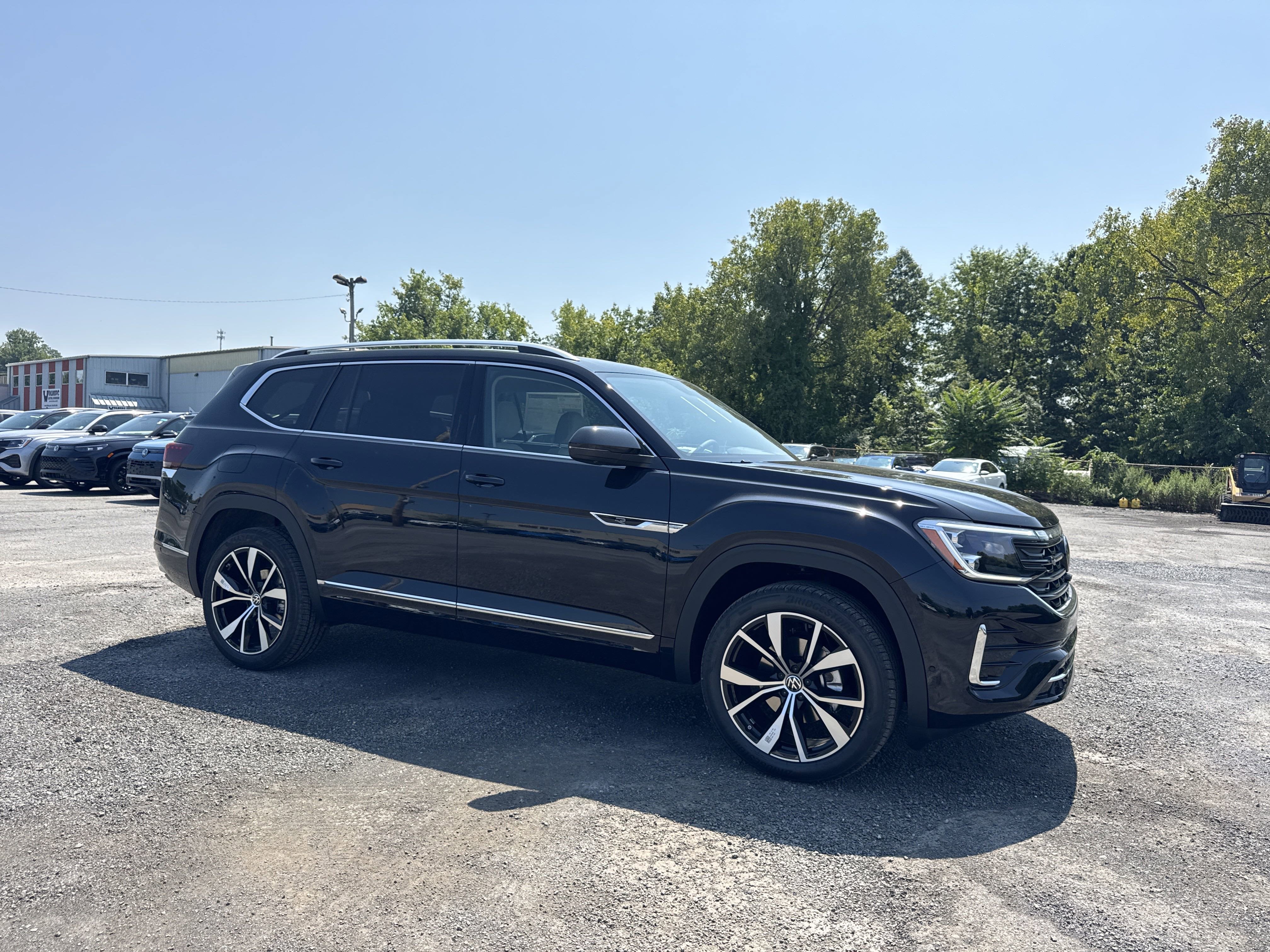 2026 Volkswagen Atlas 2.0T SEL Premium R-Line